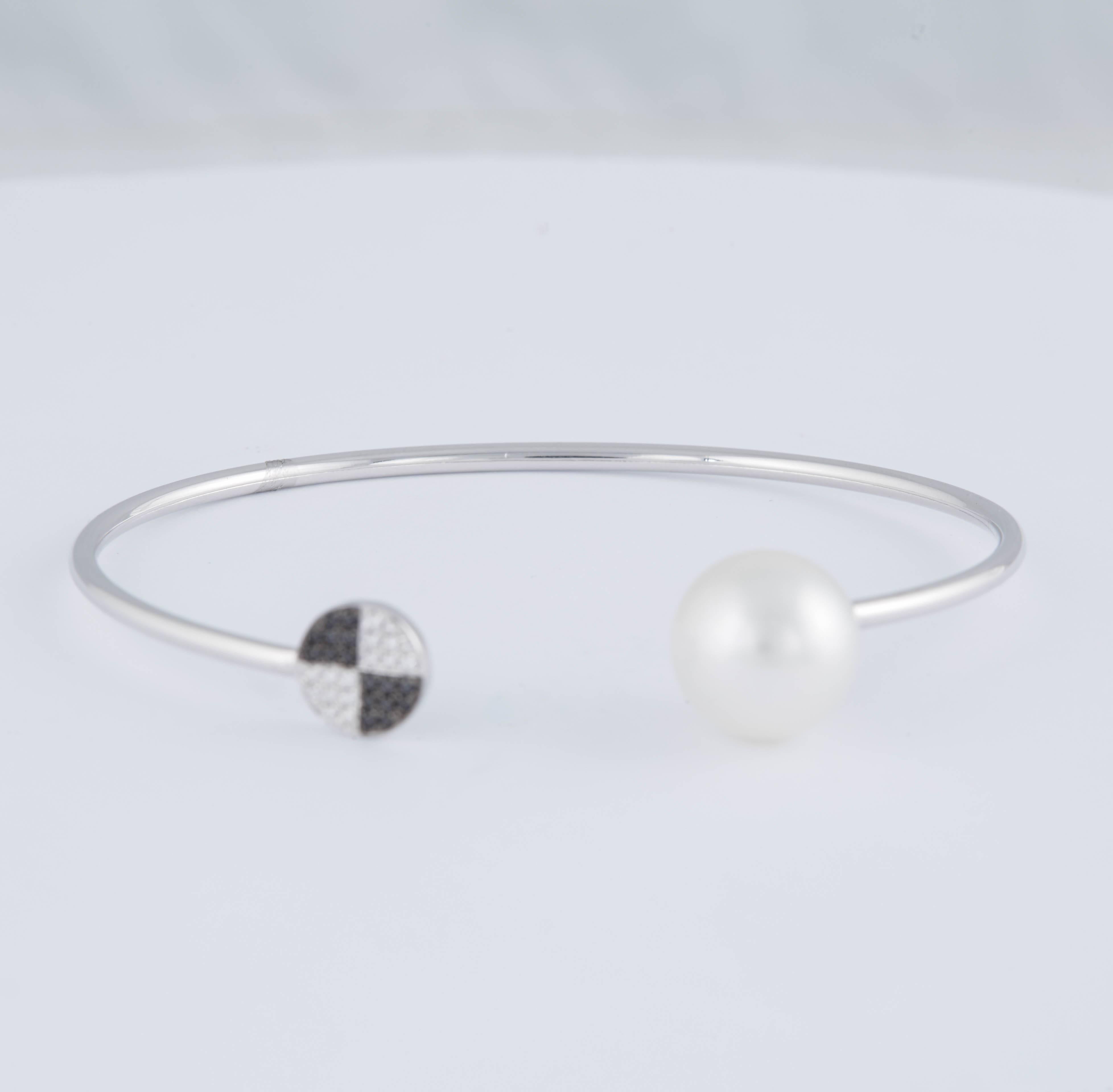 Round Cut Black and White Diamond South Sea Pearl Bangle 0.12 Carat 18 Karat White Gold For Sale