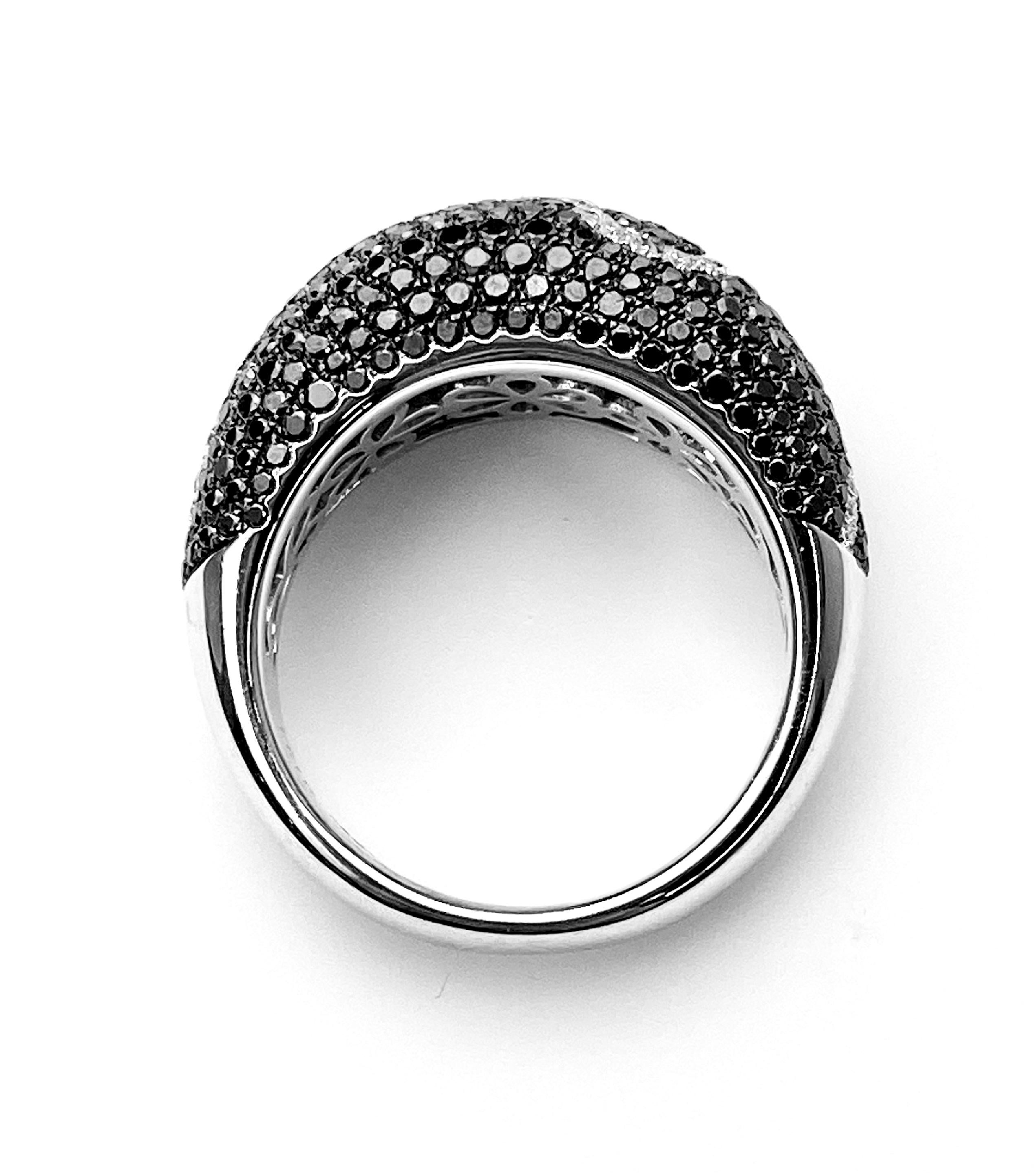 Round Cut Black and White Diamond Swirl Ring in White Gold For Sale