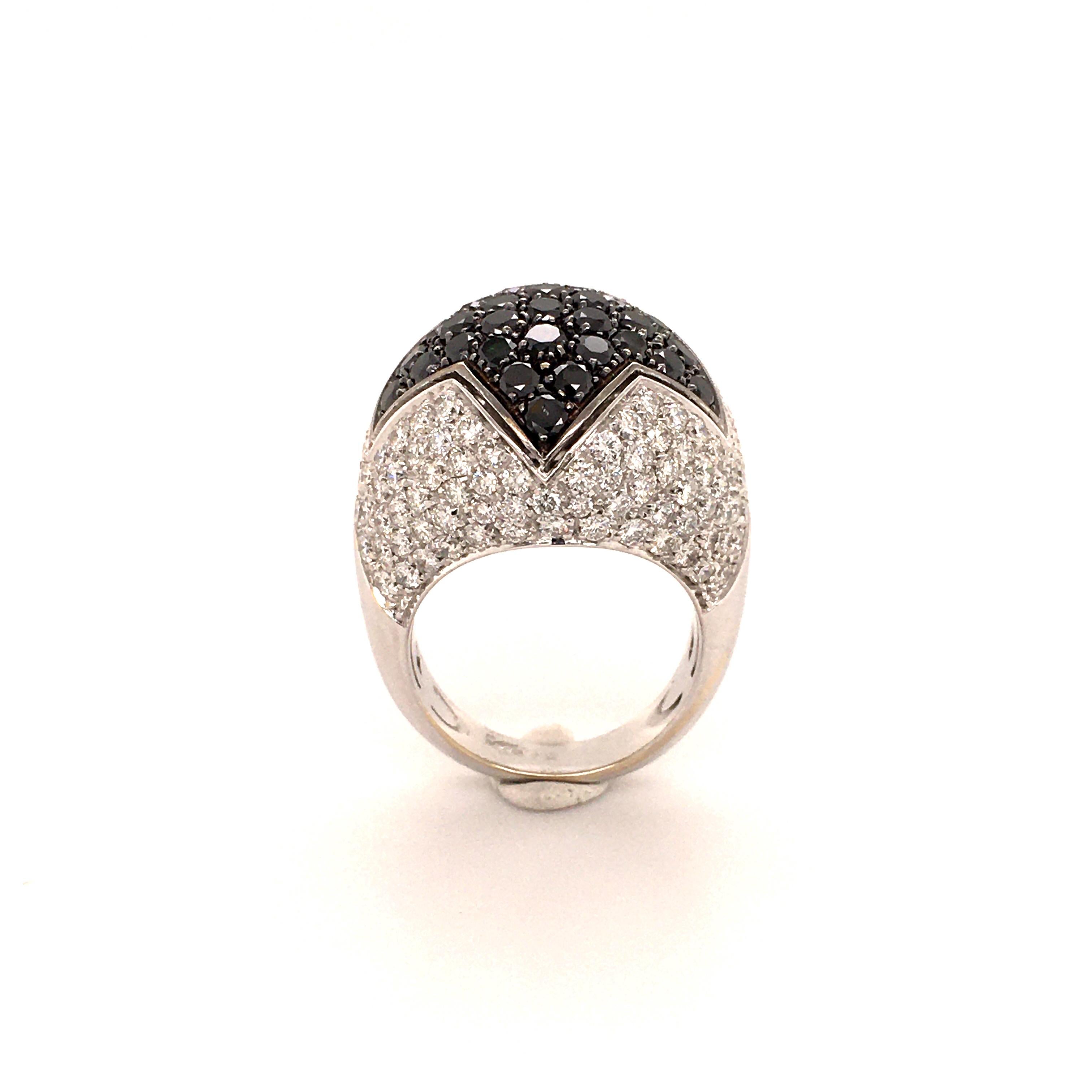 Women's or Men's Black and White Diamonds 18 Karat White Gold Star Ring