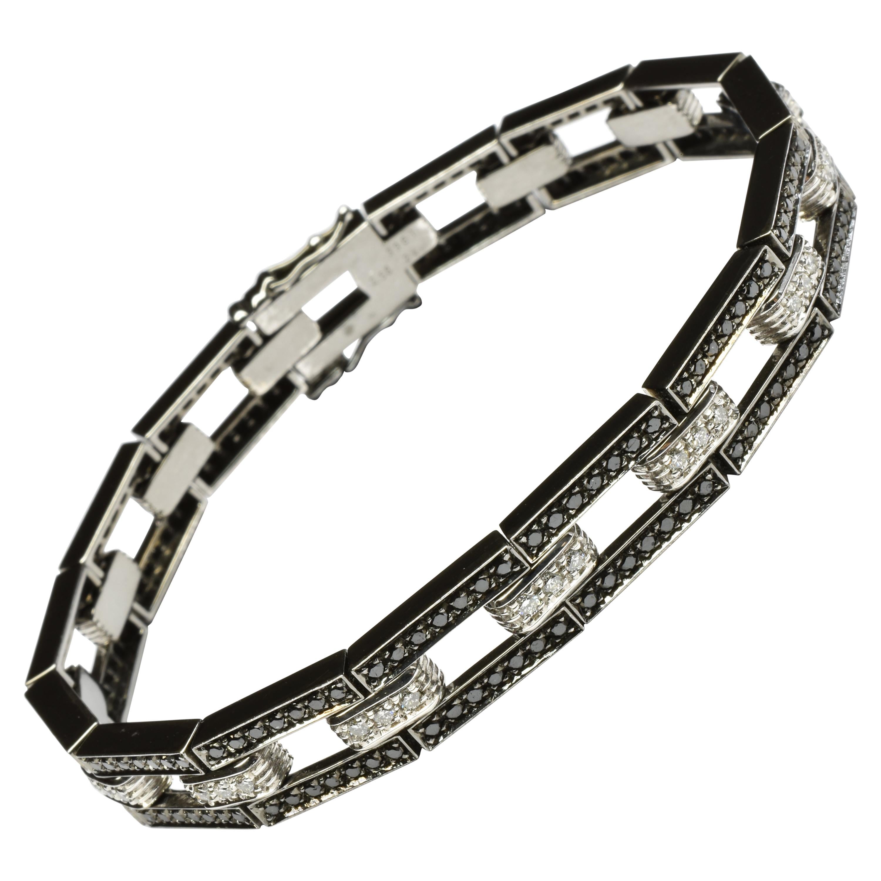 Black and White Diamonds Black Gold Bracelet Made in Italy For Sale