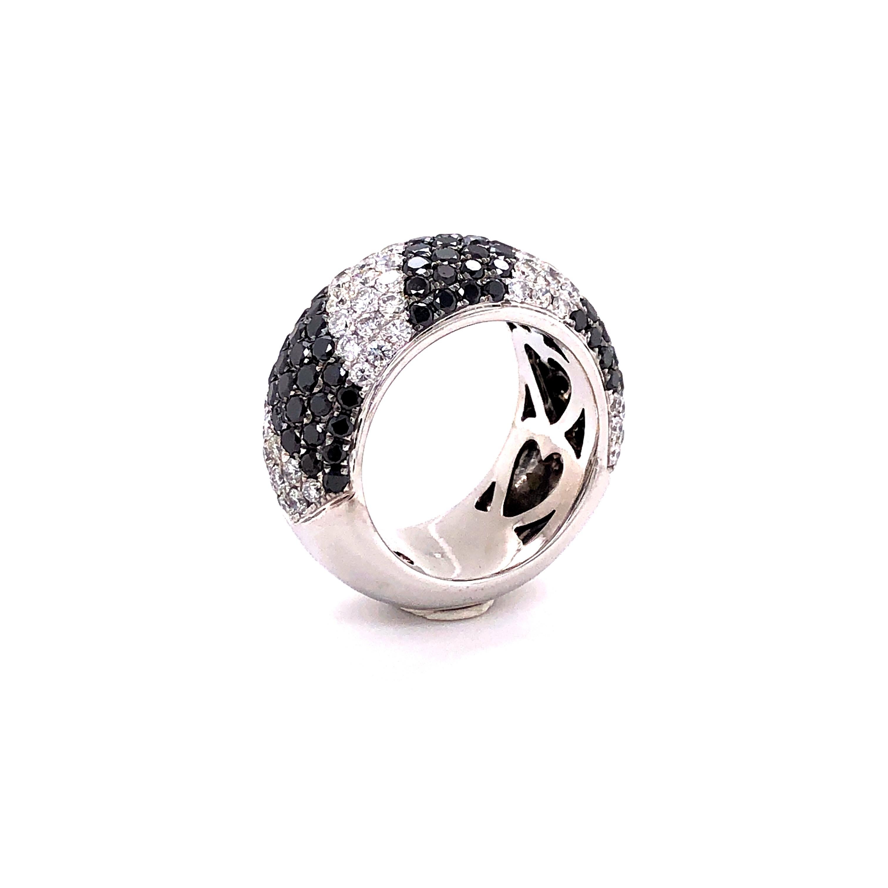 Modern Black and White Diamonds Zebra Ring in 18 Karat White Gold For Sale
