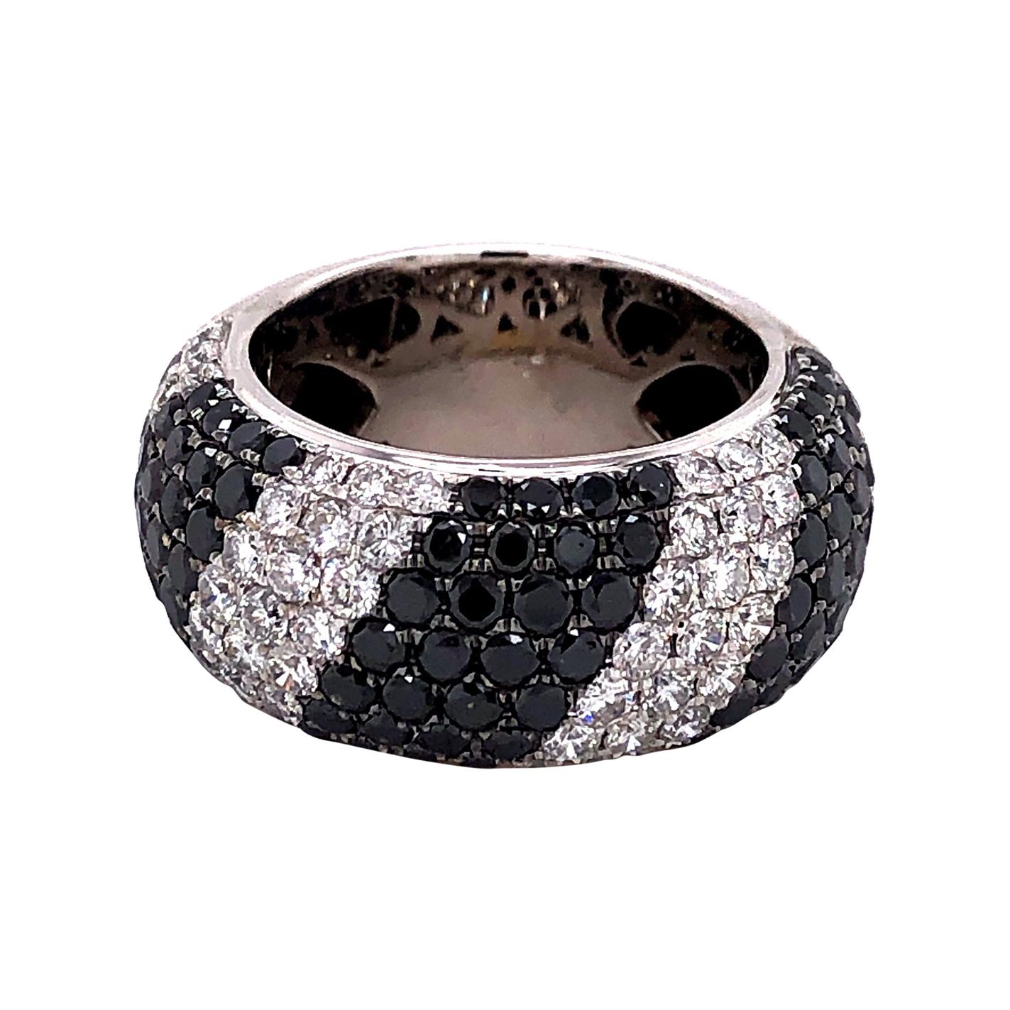 Black and White Diamonds Zebra Ring in 18 Karat White Gold For Sale