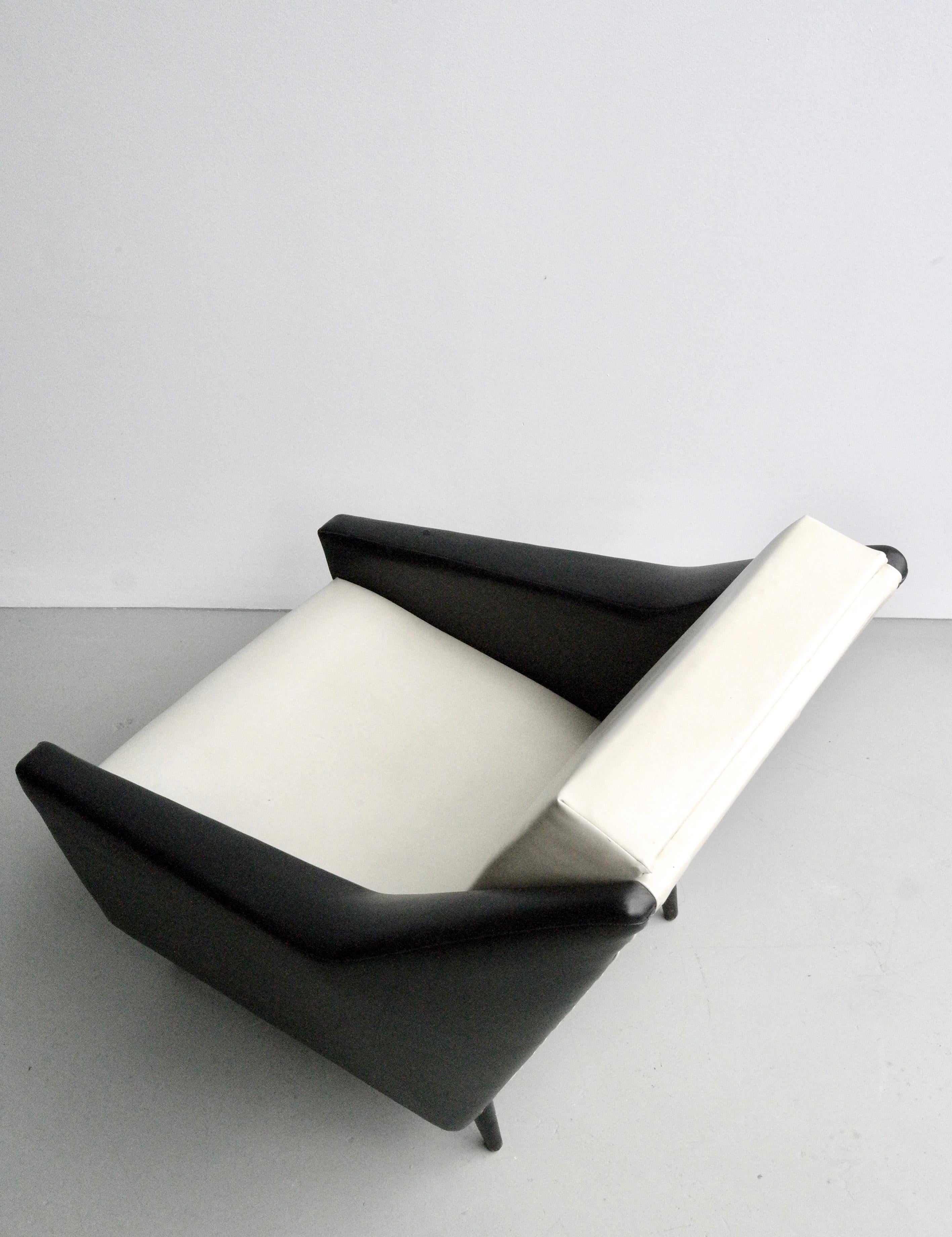 Black and White Distex Style Lounge Chair, Italy, 1950s 2