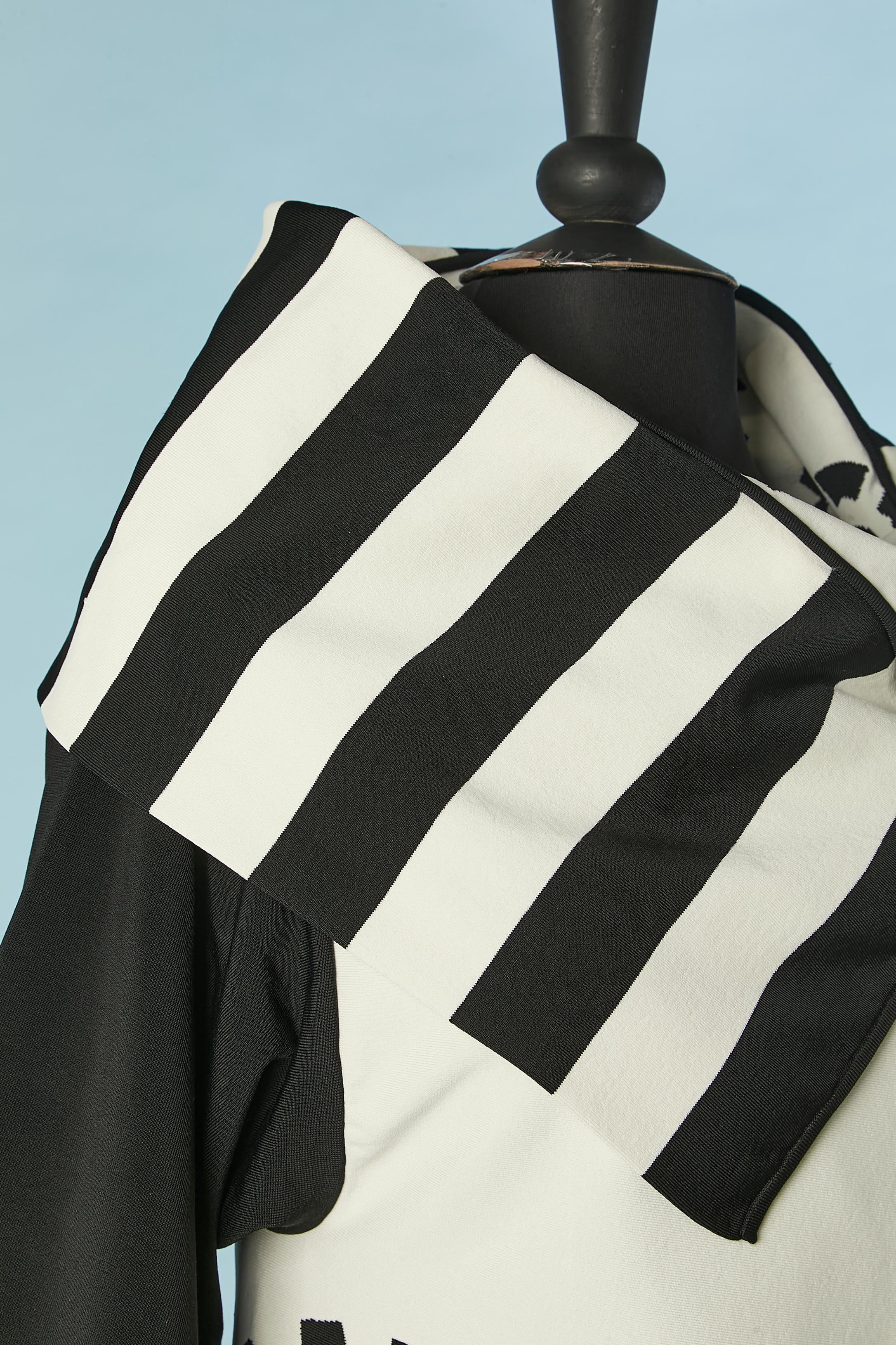 Schwarz-weiße doppelreihige Jacke aus Viskose-Strick Jean-Charles de Castelbajac im Angebot 1