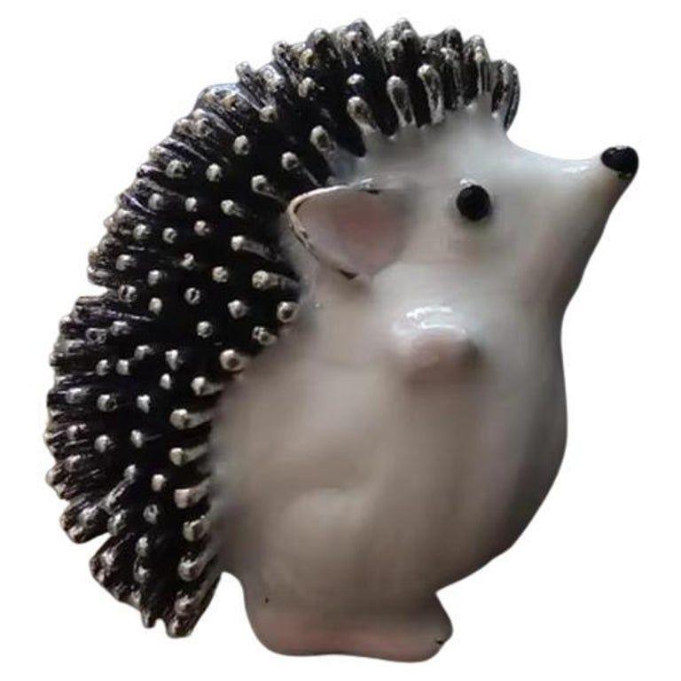 Einfach entzückend! Vintage Schwarz und Weiß Emaille Igel Brosche Pin. Silberfarbene Halterung. Maße: ca. 1,45