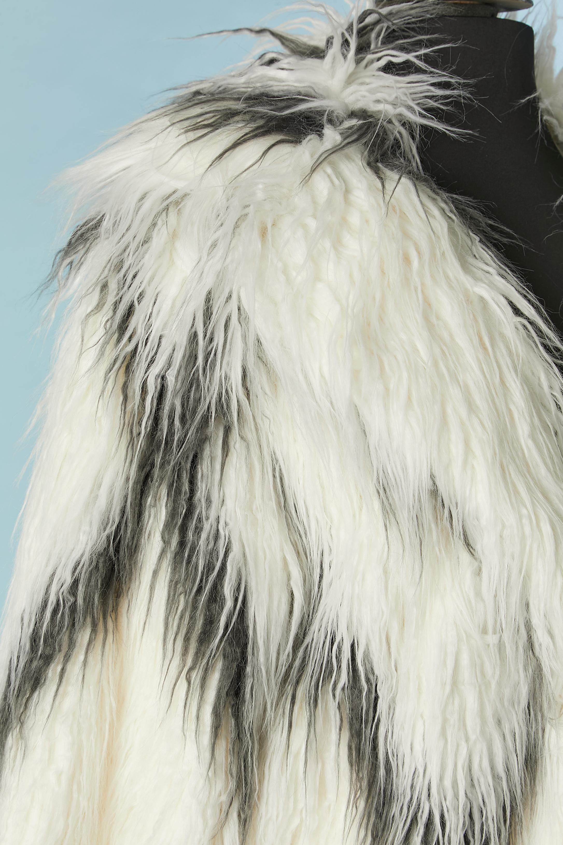 Black and white Faux fur single breasted coat LASETI In Excellent Condition For Sale In Saint-Ouen-Sur-Seine, FR