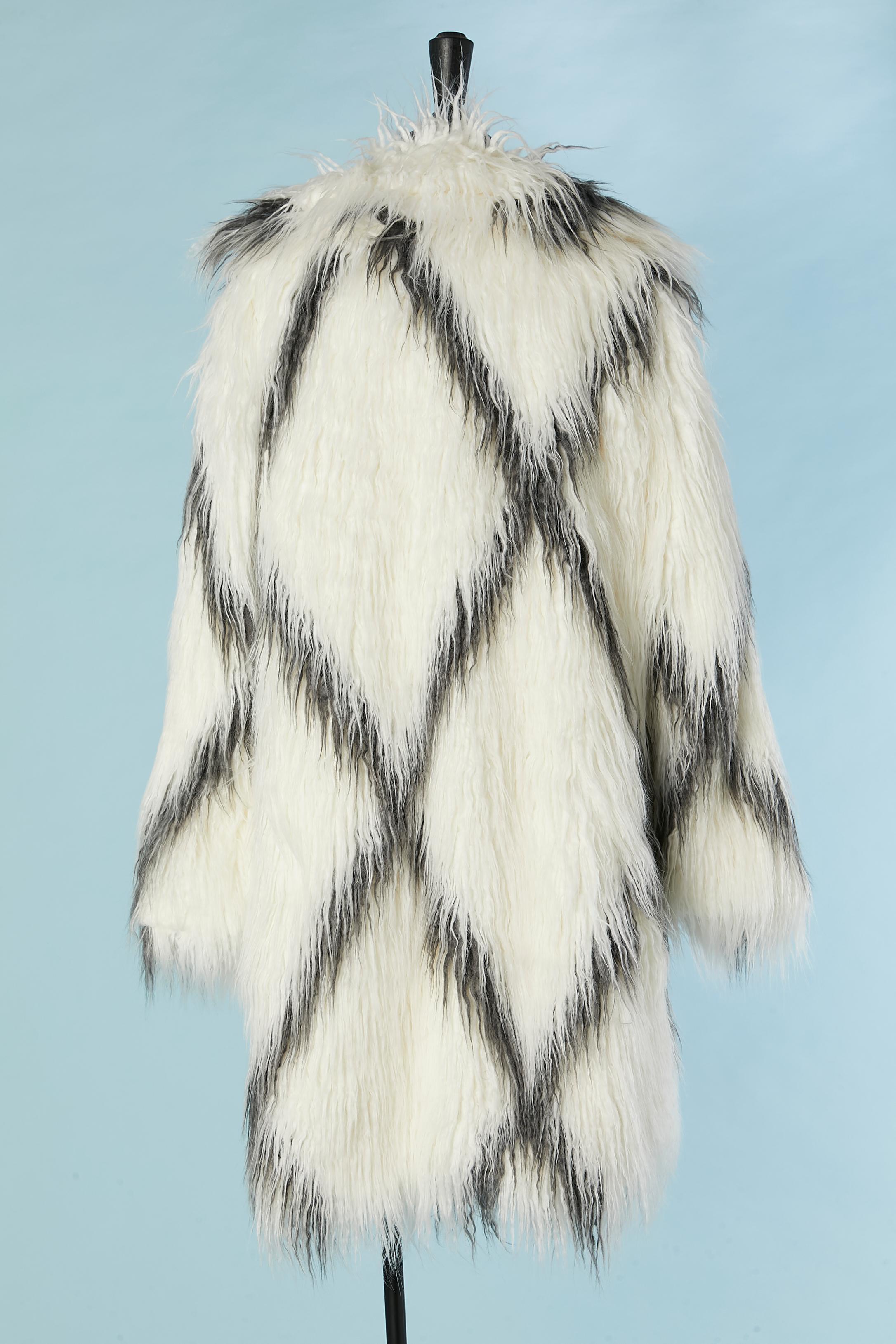 Black and white Faux fur single breasted coat LASETI For Sale 1