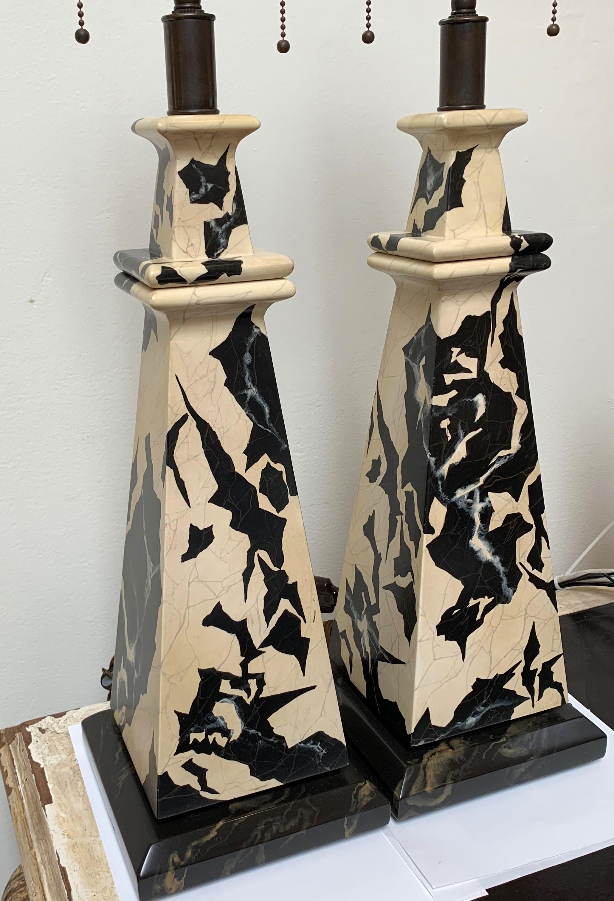 American Black and White Faux Marbleized Table Lamps For Sale