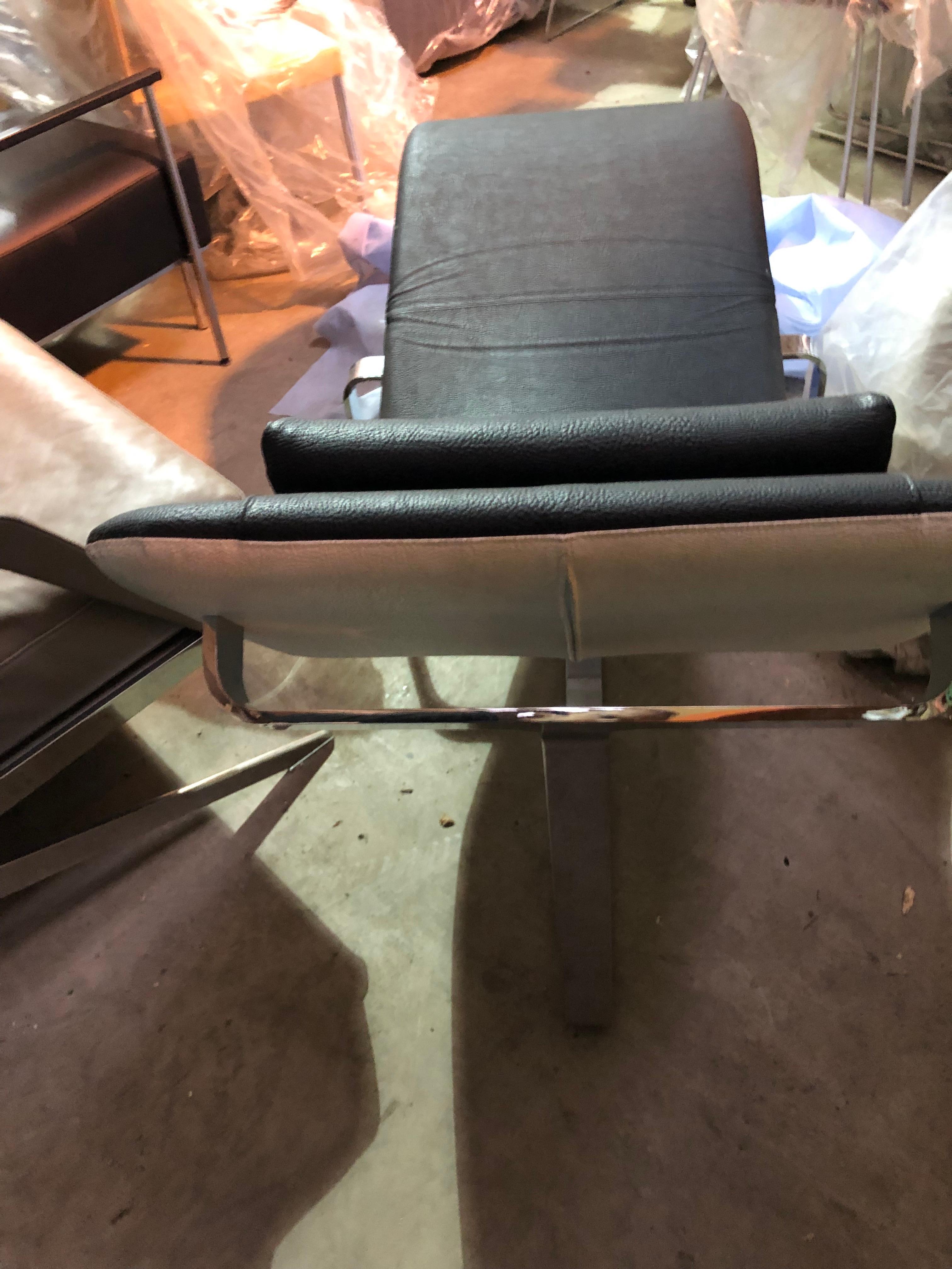 Baleri Schwarz-Weiß Flipt Lounge Chair im Zustand „Gut“ in New York, NY