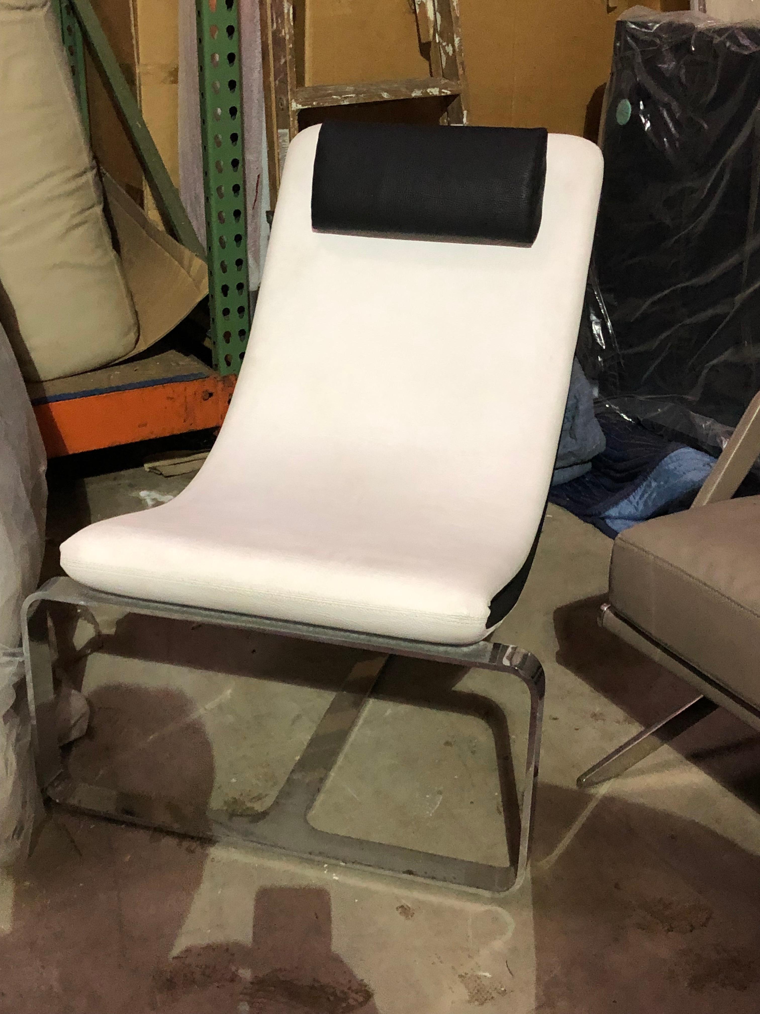 Baleri Schwarz-Weiß Flipt Lounge Chair (Kunstleder)