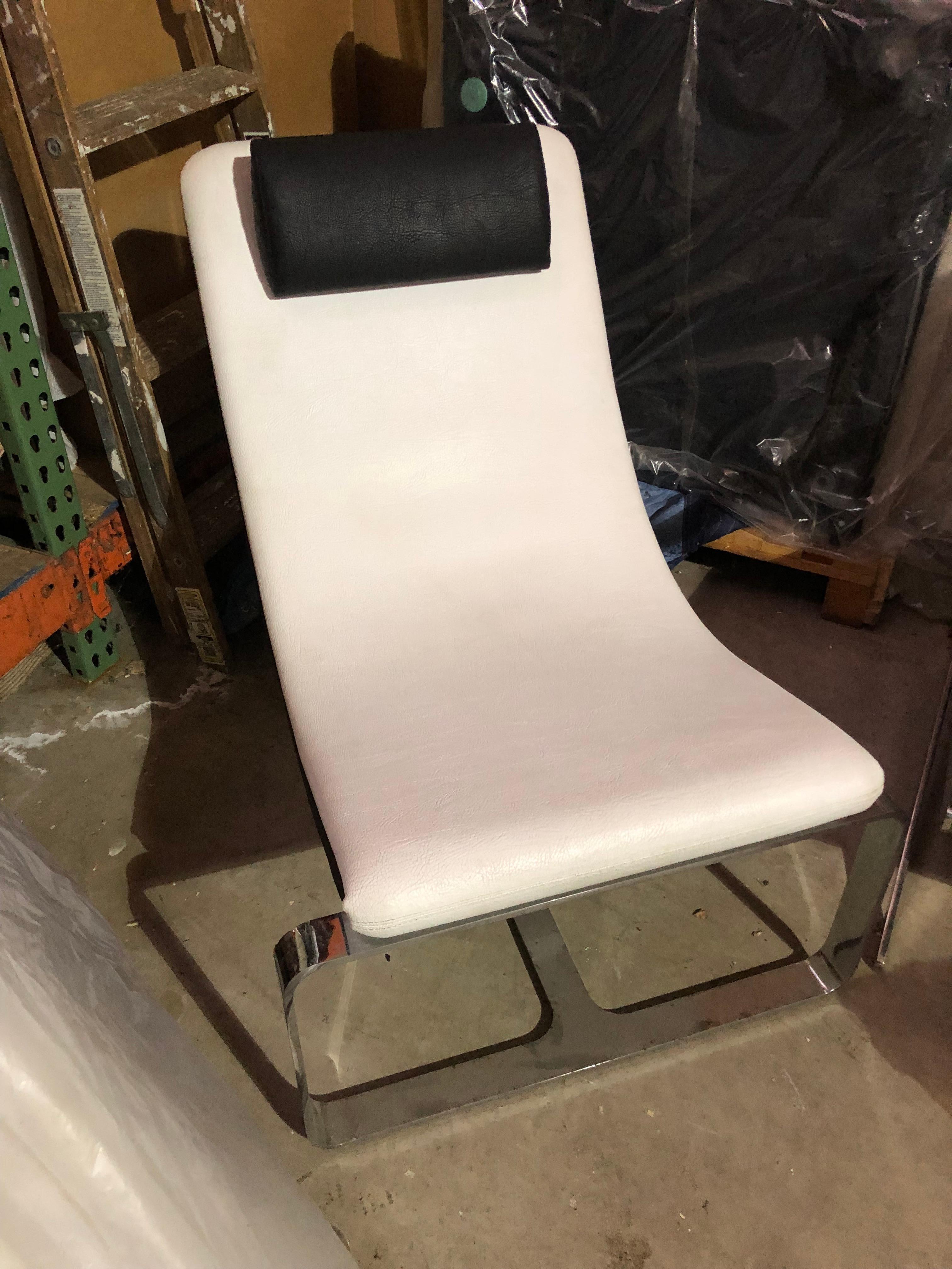 Contemporary Baleri Black and White Flipt Lounge Chair