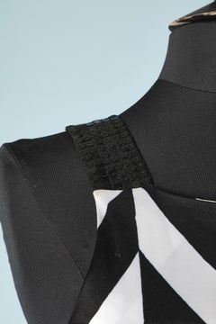 Schwarz-weißes Abendkleid mit geometrischem Print und Pailletten Gianfranco Ferré