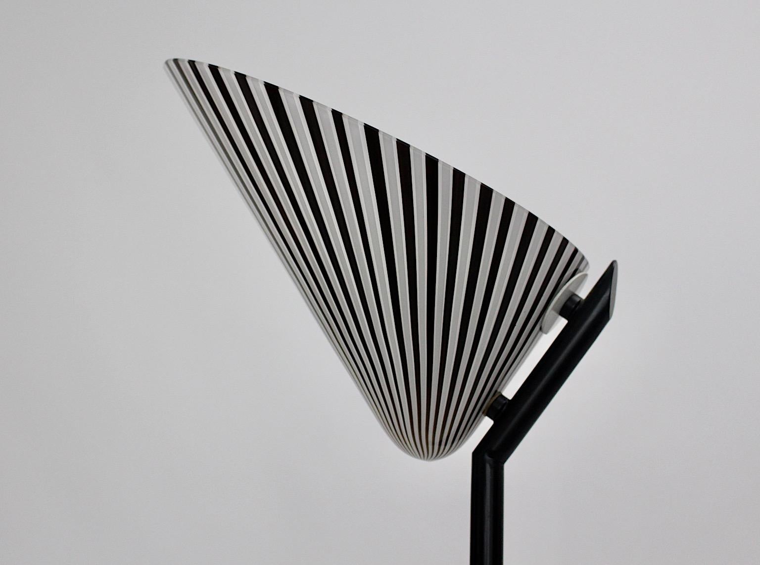 Black and White Glass Metal Vintage Floor Lamp, Italy, 1980s For Sale 6