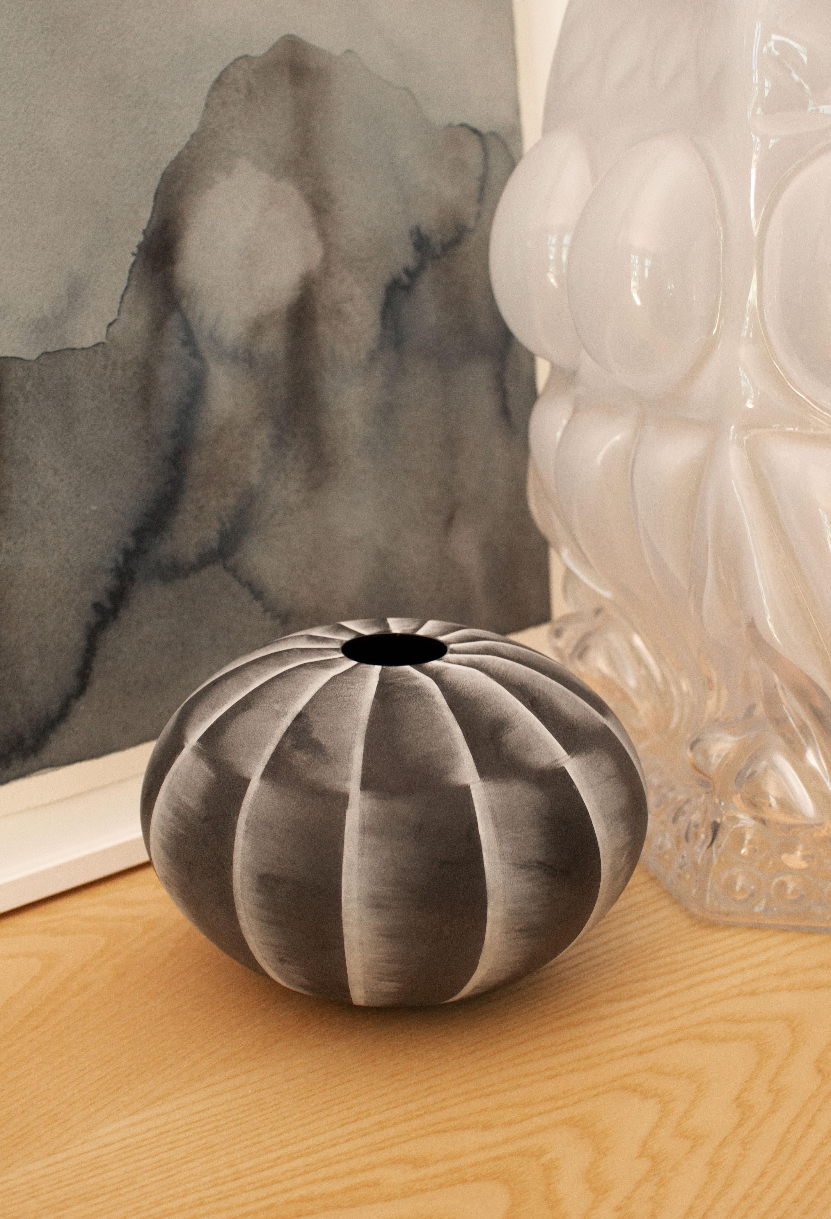 Vase en verre noir et blanc d'Ingegerd Råman, édition limitée, 162/200, Orrefors en vente 4