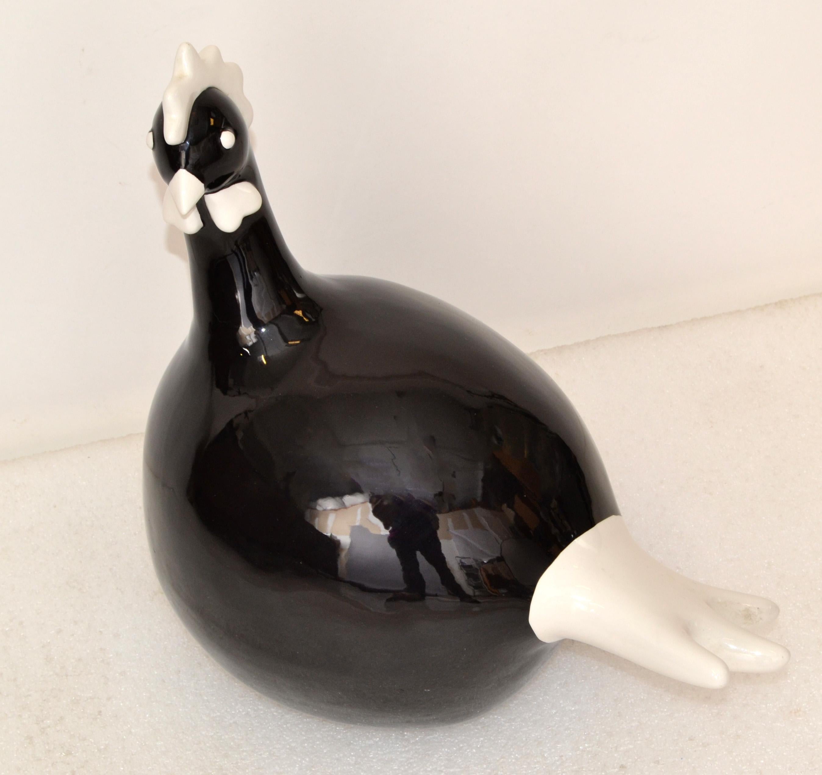 Black and White Hand-Crafted Ceramic Chicken Sculpture, Animal Figurine Folk Art In Good Condition For Sale In Miami, FL