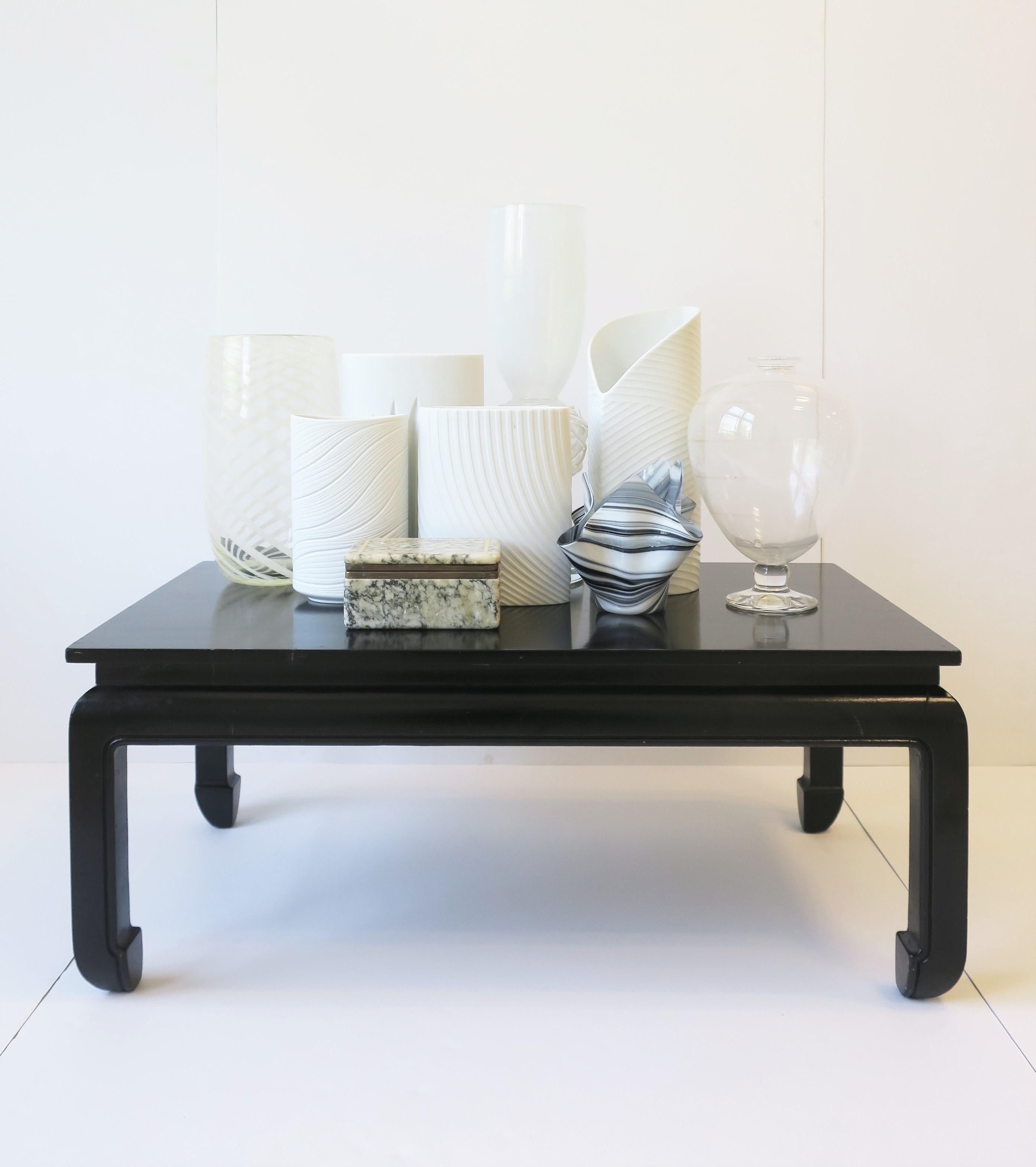 Handkerchief Black and White Art Glass Vase in the Venini Style For Sale 2