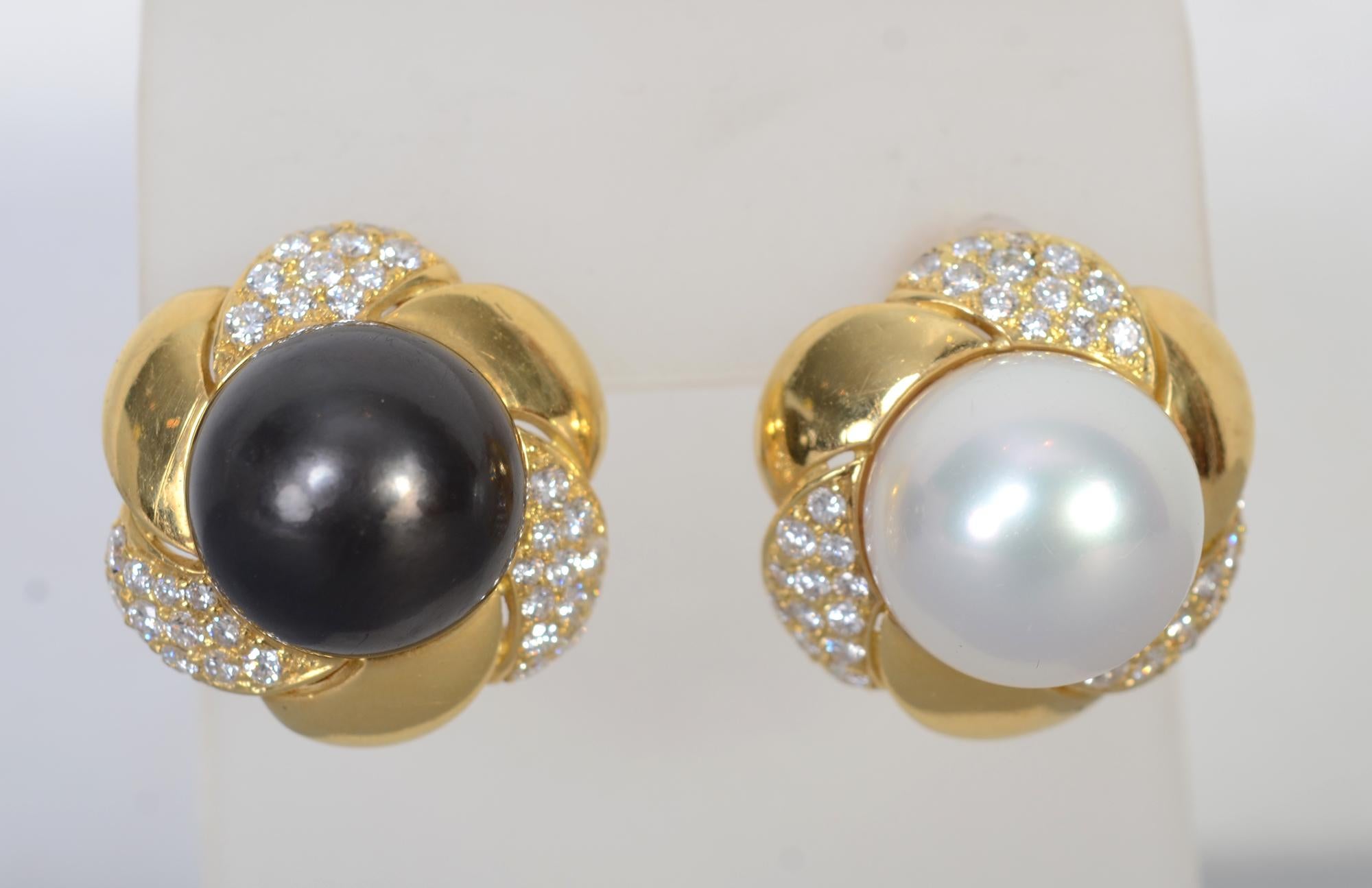 Contemporary Black and White Huge Pearl Earrings with Diamonds For Sale