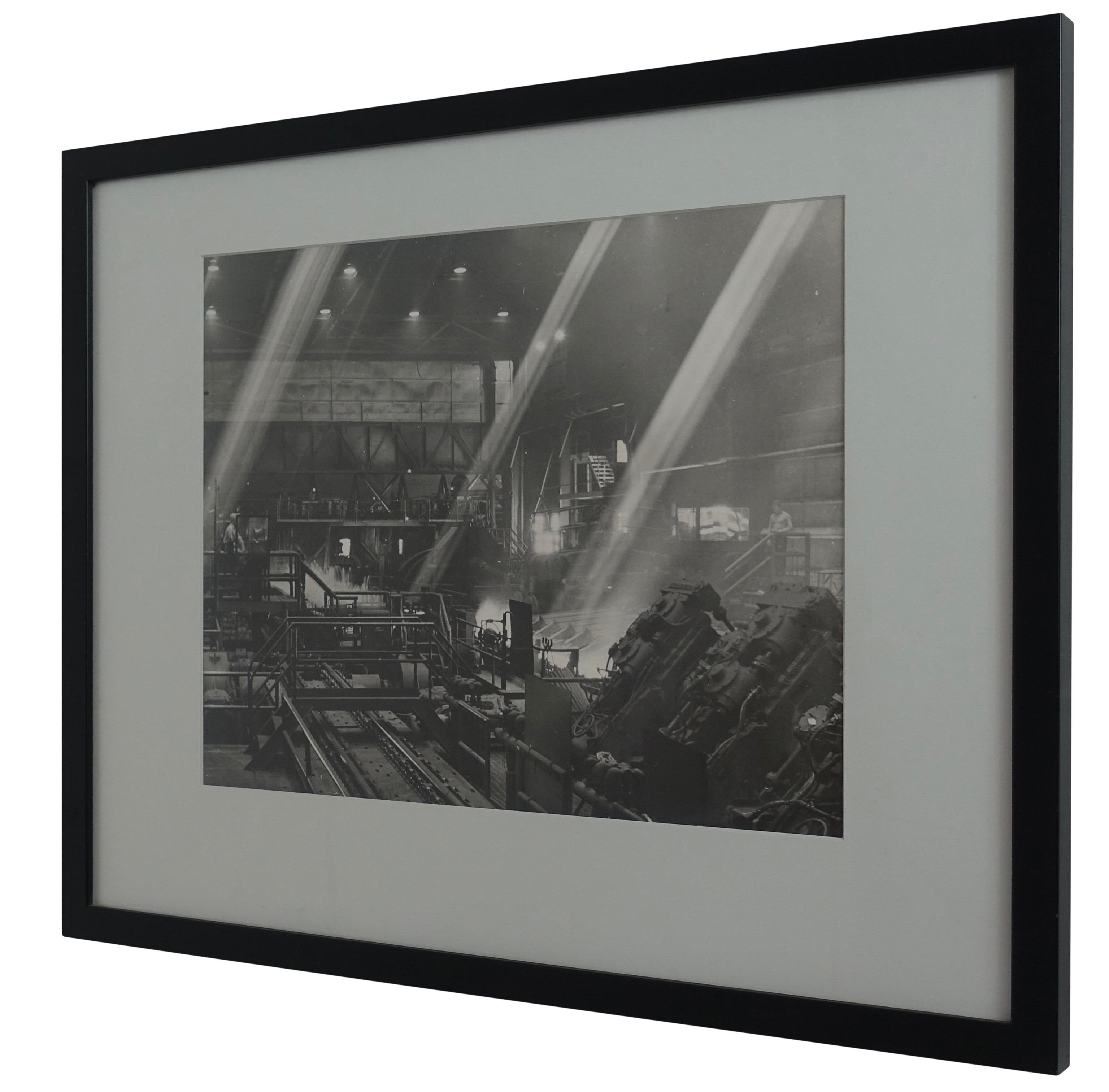Mid-Century moderno Fotografia di scena di fabbrica industriale in bianco e nero, americano, XX secolo in vendita