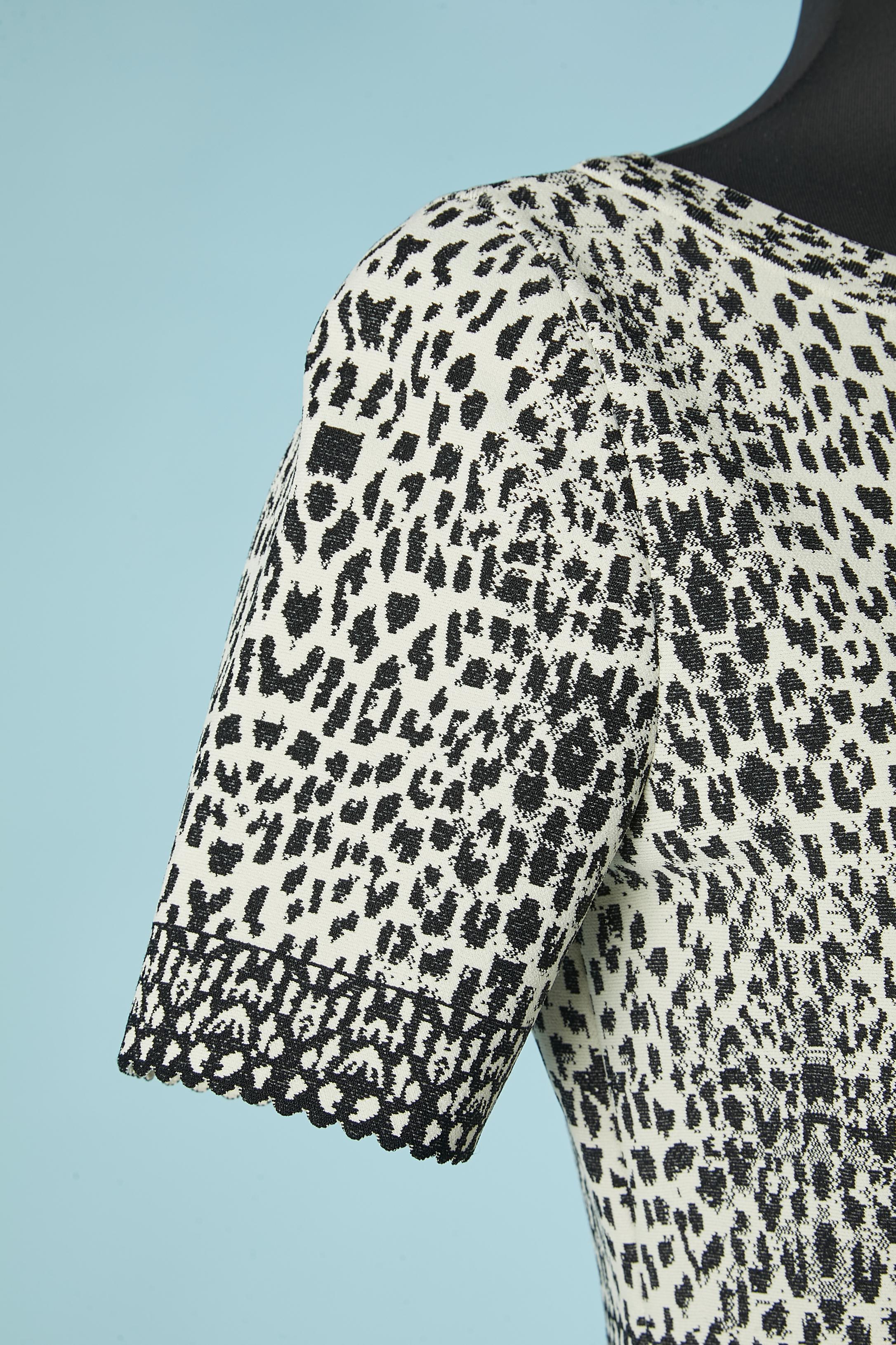 Black and white jacquard dress ALAIA In Excellent Condition For Sale In Saint-Ouen-Sur-Seine, FR