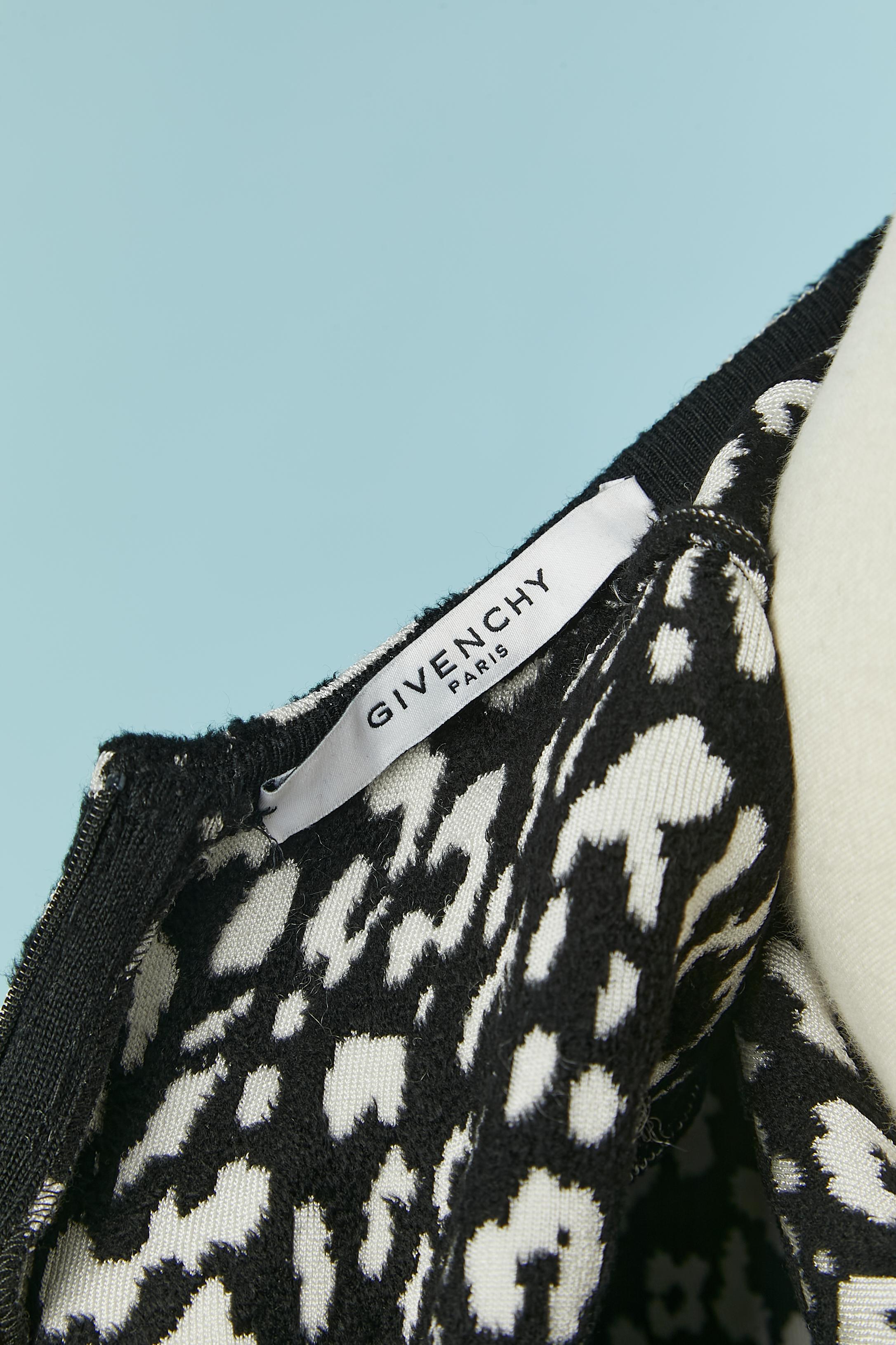 Black and white jacquard knit dress with leopard pattern GIVENCHY For Sale 3