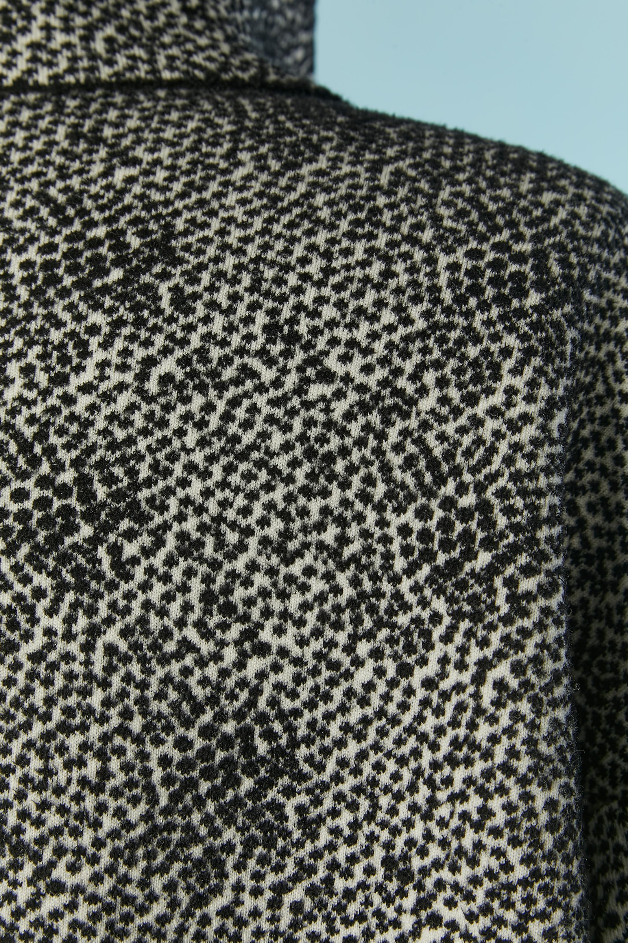 Abito in maglia jacquard bianco e nero ALAIA in vendita 1
