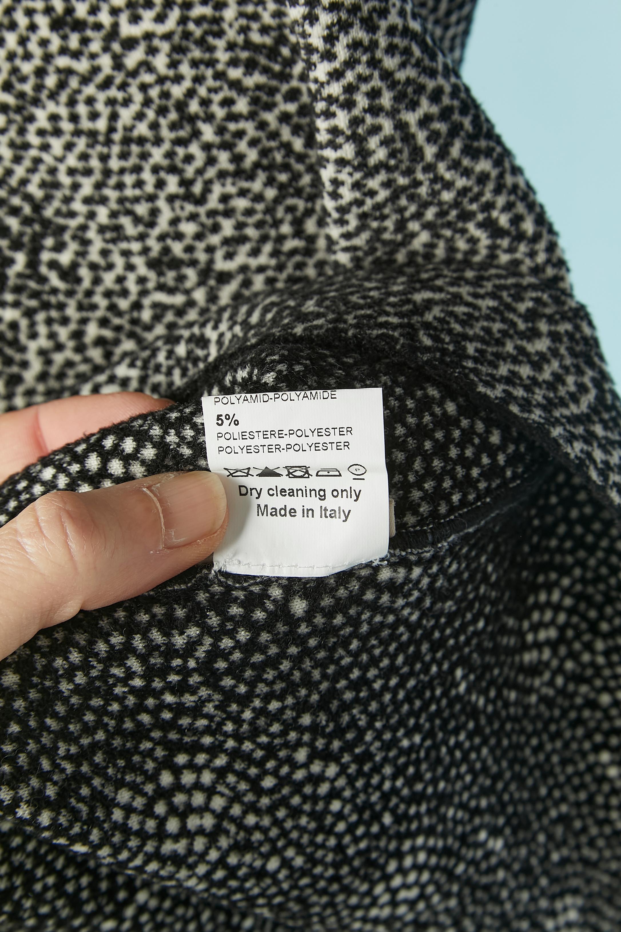 Abito in maglia jacquard bianco e nero ALAIA in vendita 3