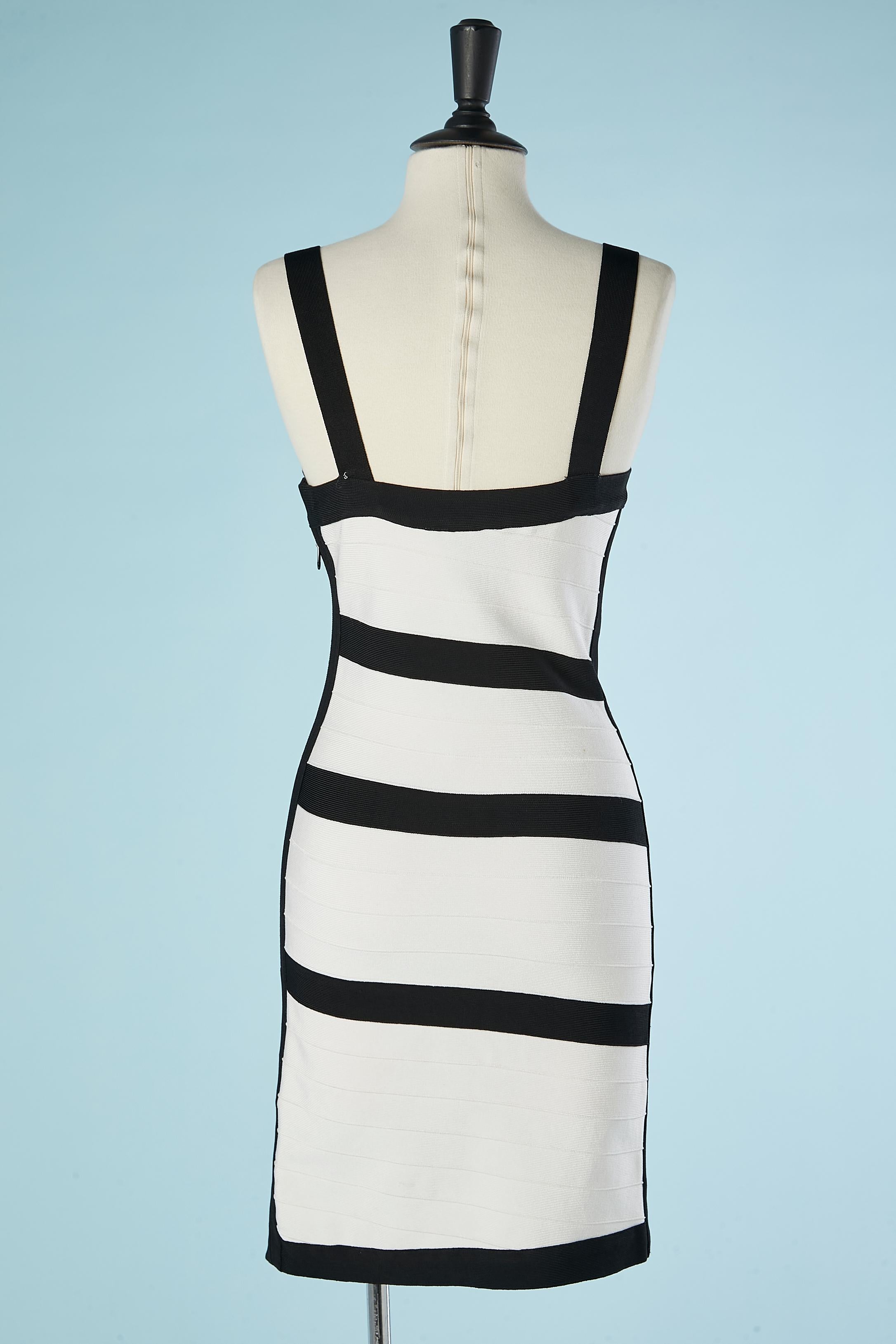 Black and white knit rayon cocktail dress Hervé Léger  For Sale 1