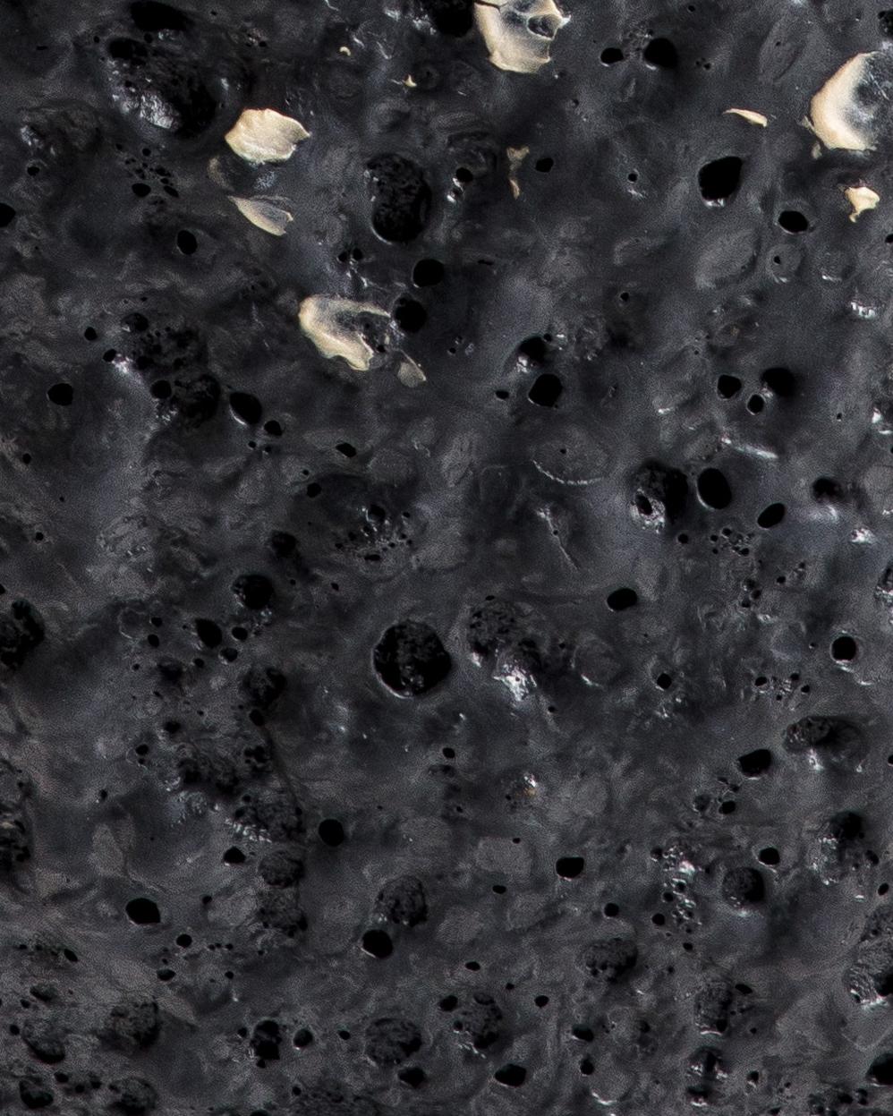 Smaltato Vaso con texture smaltata bianco e nero Lave in vendita