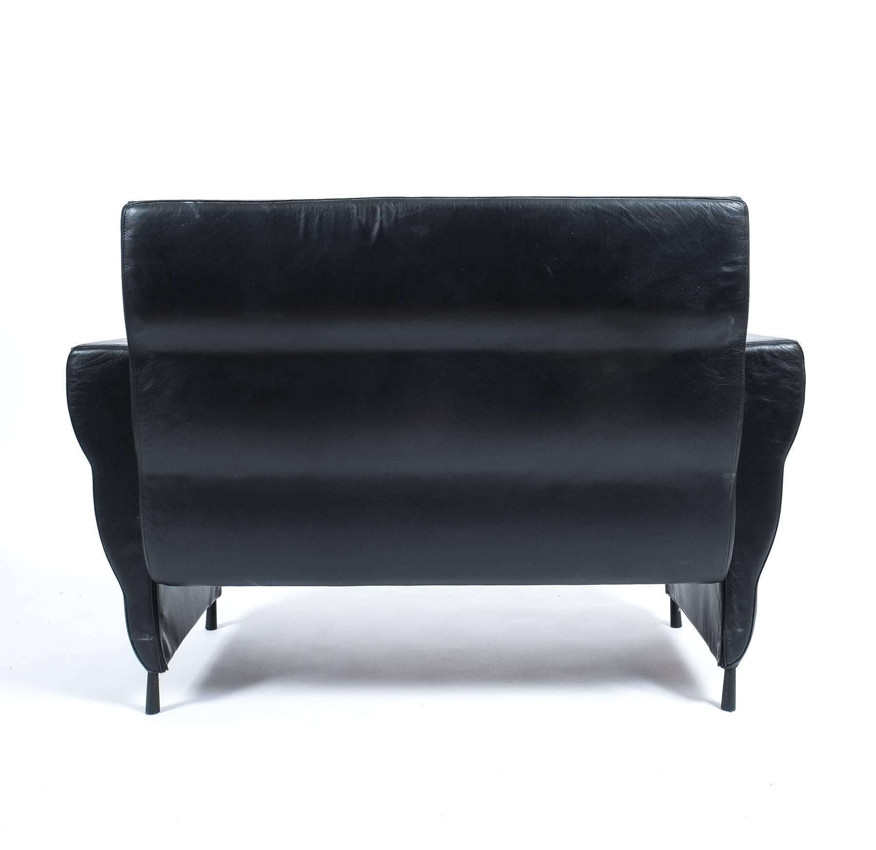 Italian Ugo La Pietra for Busnelli Flessuosa Black and White Leather Sofa, Italy 1985 For Sale