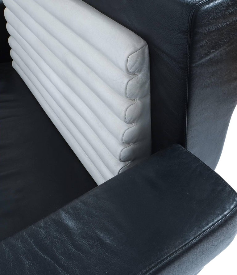 Late 20th Century Black and White Leather Sofa Flessuosa by Ugo La Pietra for Busnelli, Italy 1985 For Sale