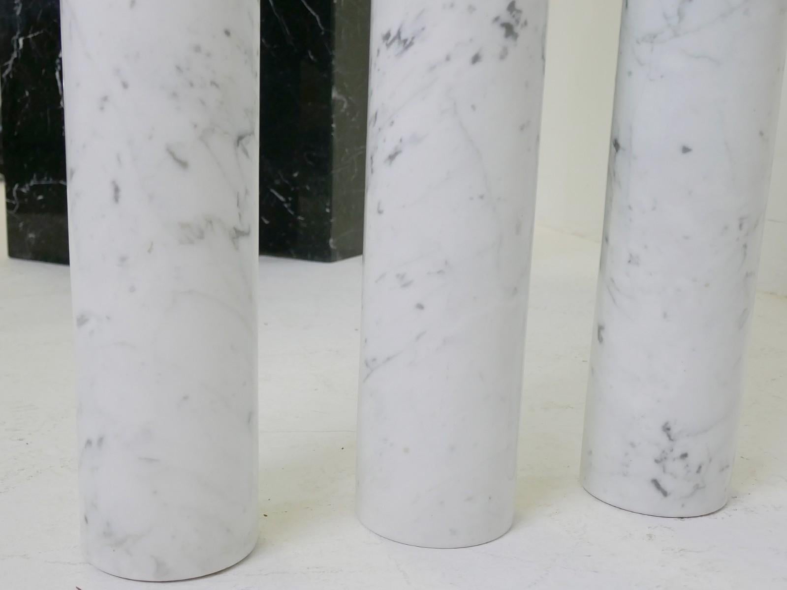 Black and White Marble and Glass Top Dining Tables In Good Condition For Sale In Brussels, BE