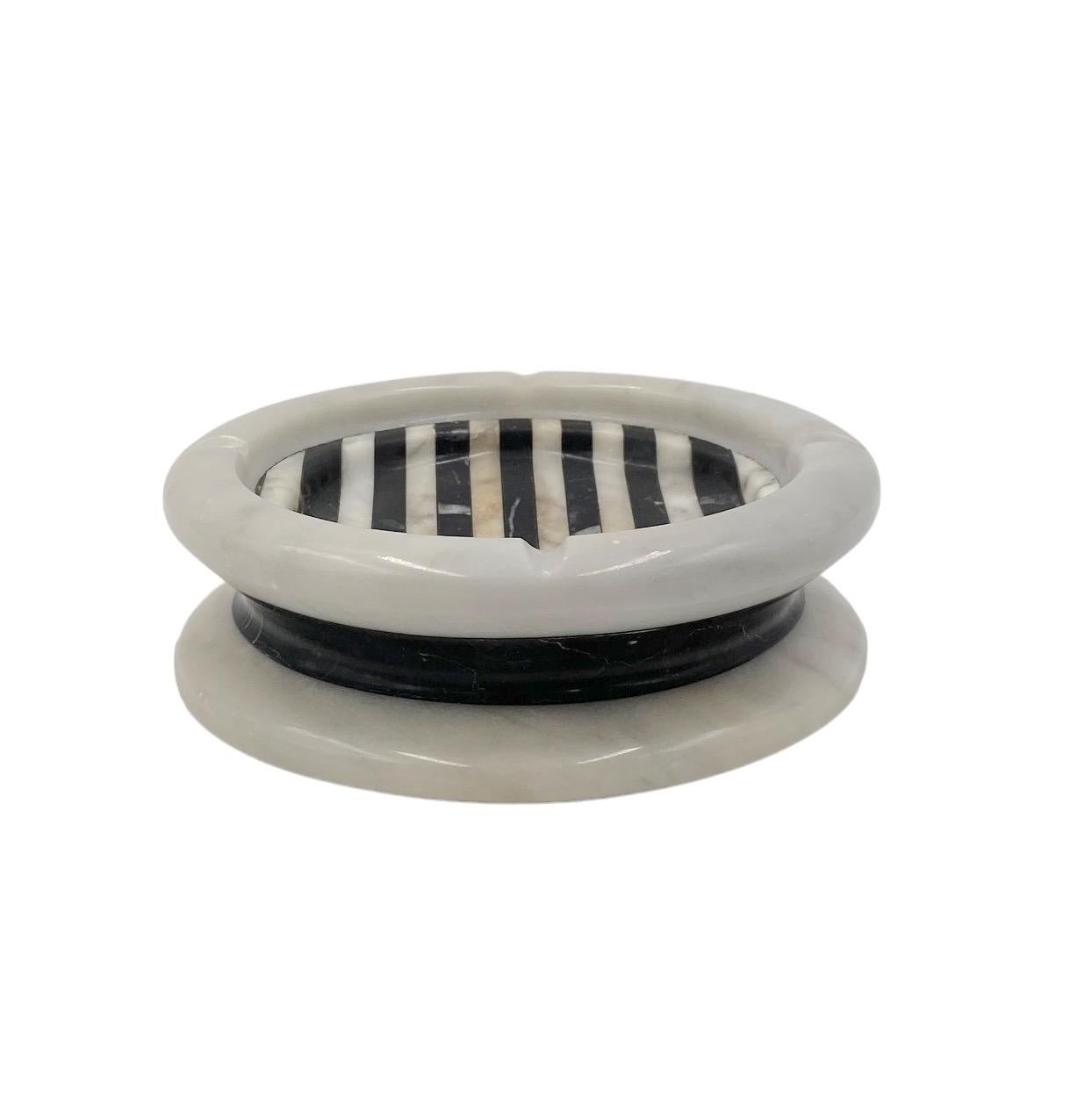 Black and white marble inlays ashtray, Casigliani Italy, 1970s For Sale 7