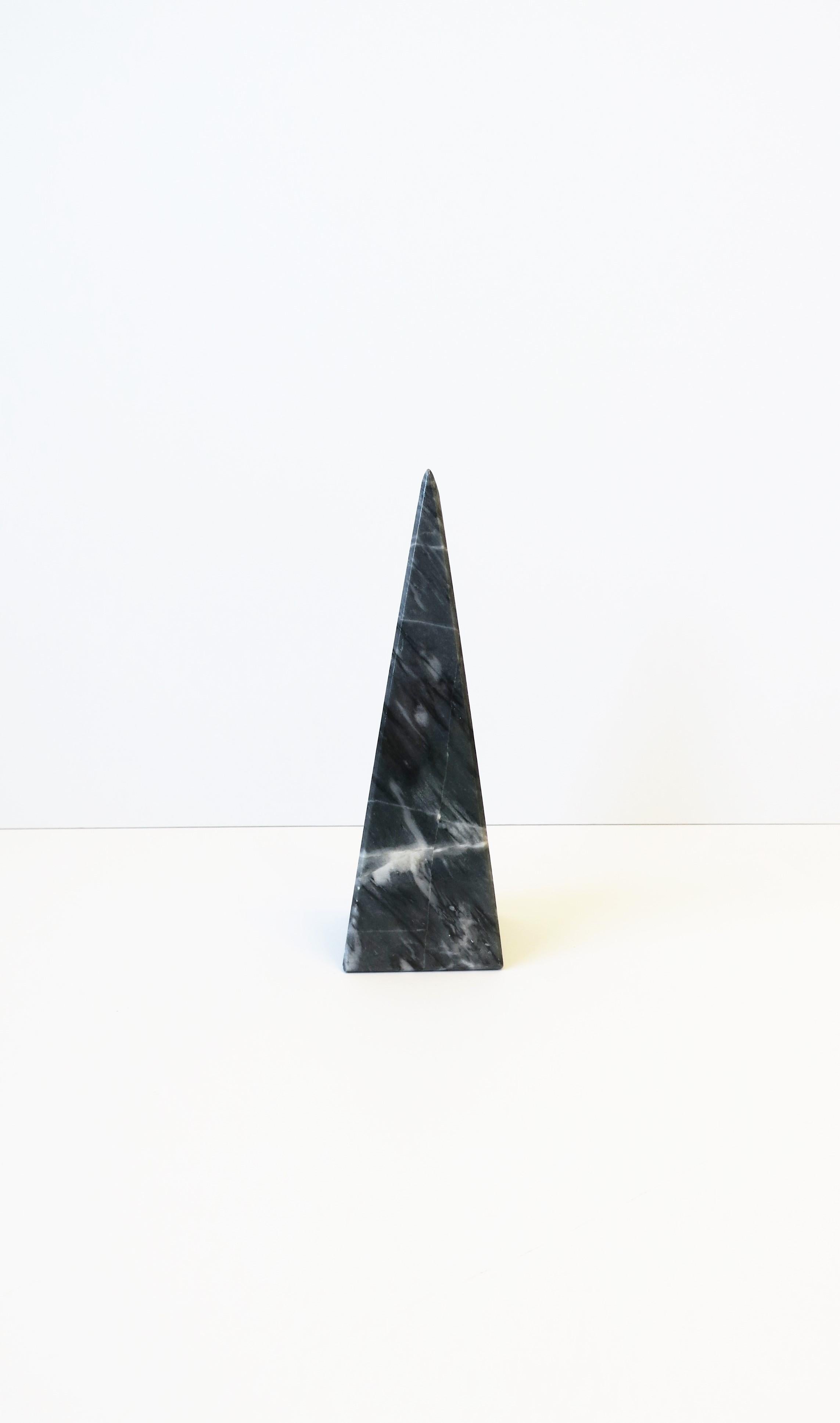Late 20th Century Black and White Marble Pyramid Obelisk Style Decorative Object For Sale