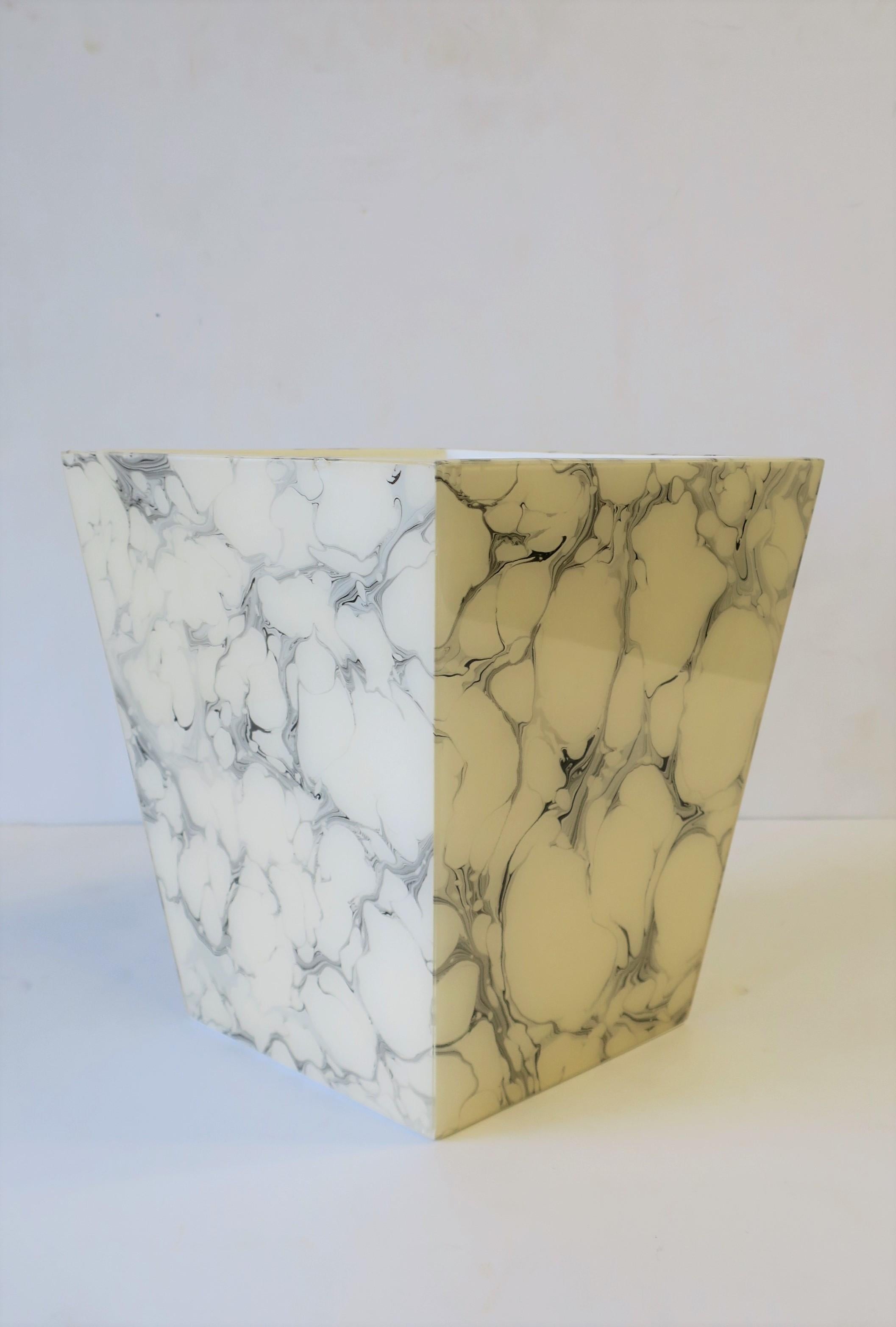 Black and White Marble Style Wastebasket or Trash Can Set In Excellent Condition In New York, NY