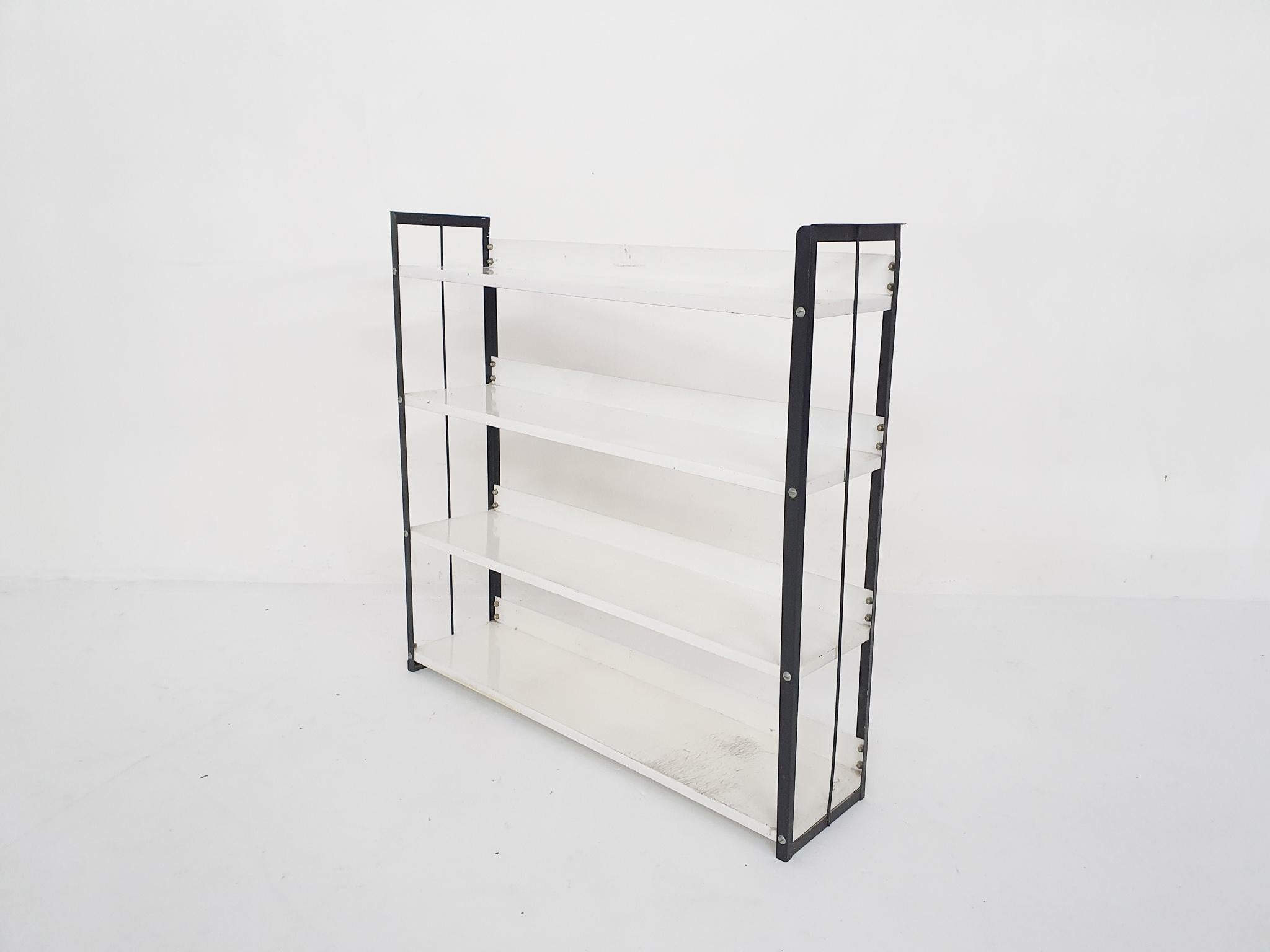 Black and White Metal Book Shelves Attrb. to Tomado, Holland, 1950's In Good Condition For Sale In Amsterdam, NL