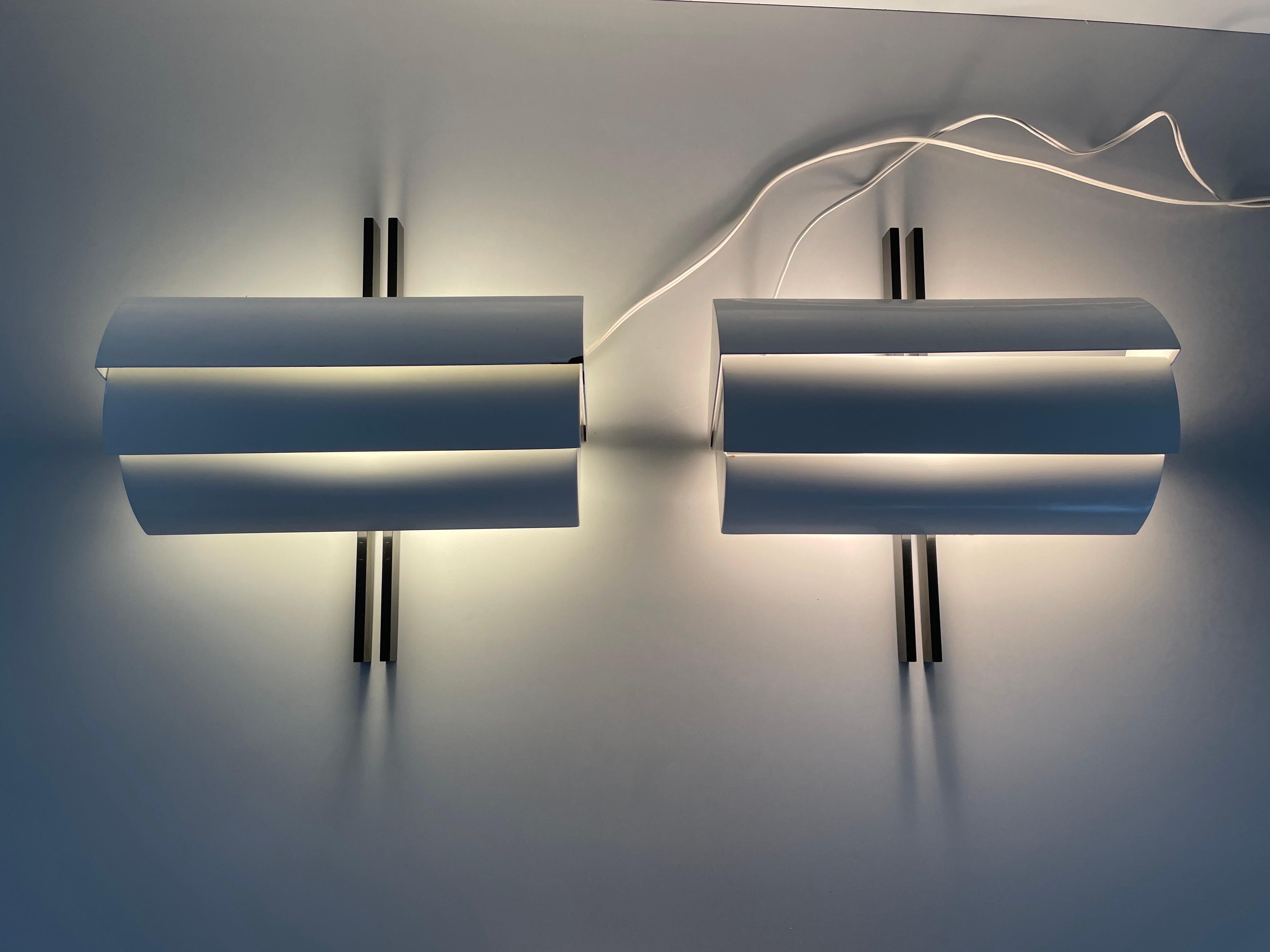 Black and White Metal Pair of Sconces by E. Gismondi for Artemide, 1970s, Italy For Sale 4