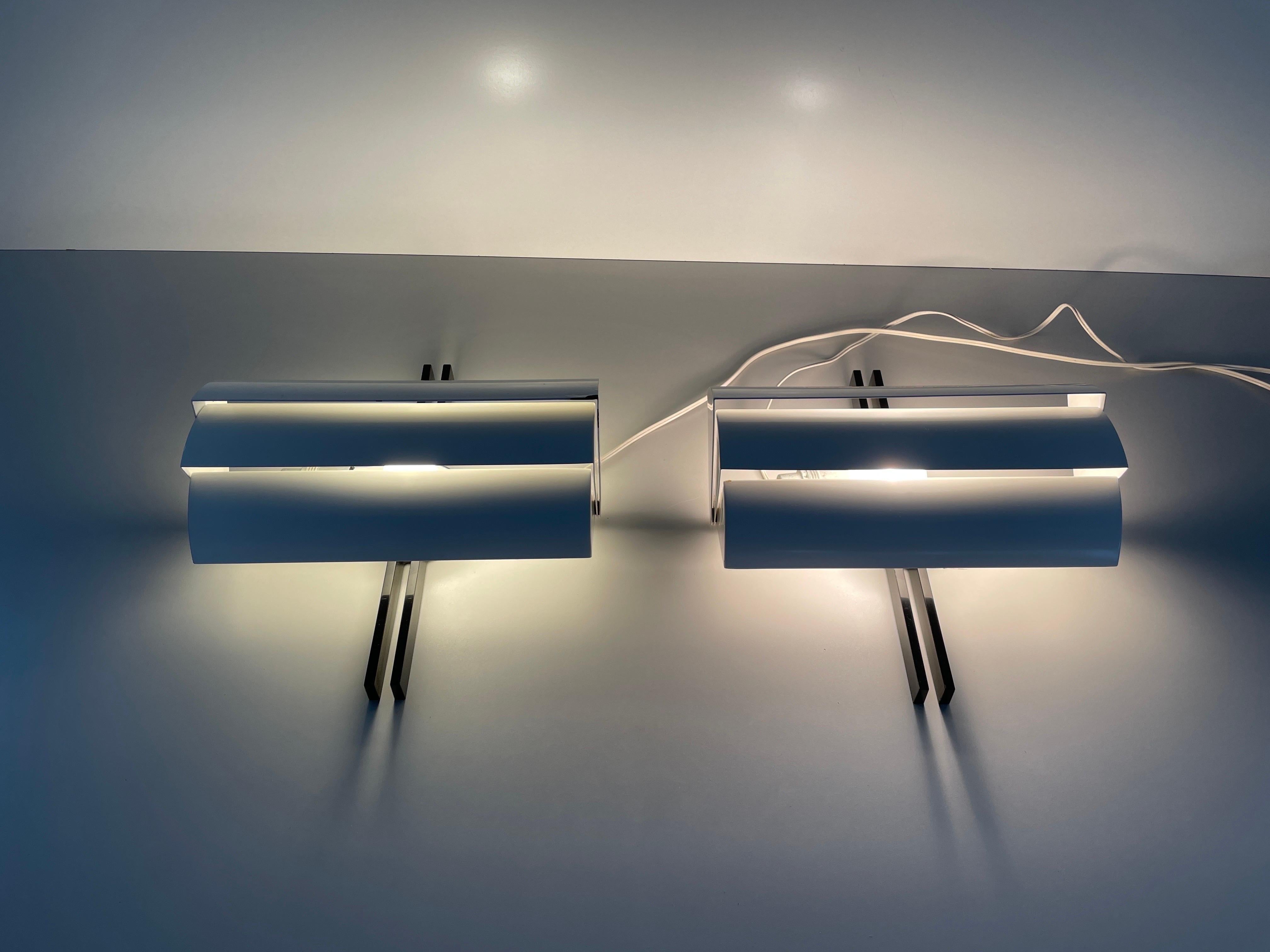 Black and White Metal Pair of Sconces by E. Gismondi for Artemide, 1970s, Italy For Sale 5
