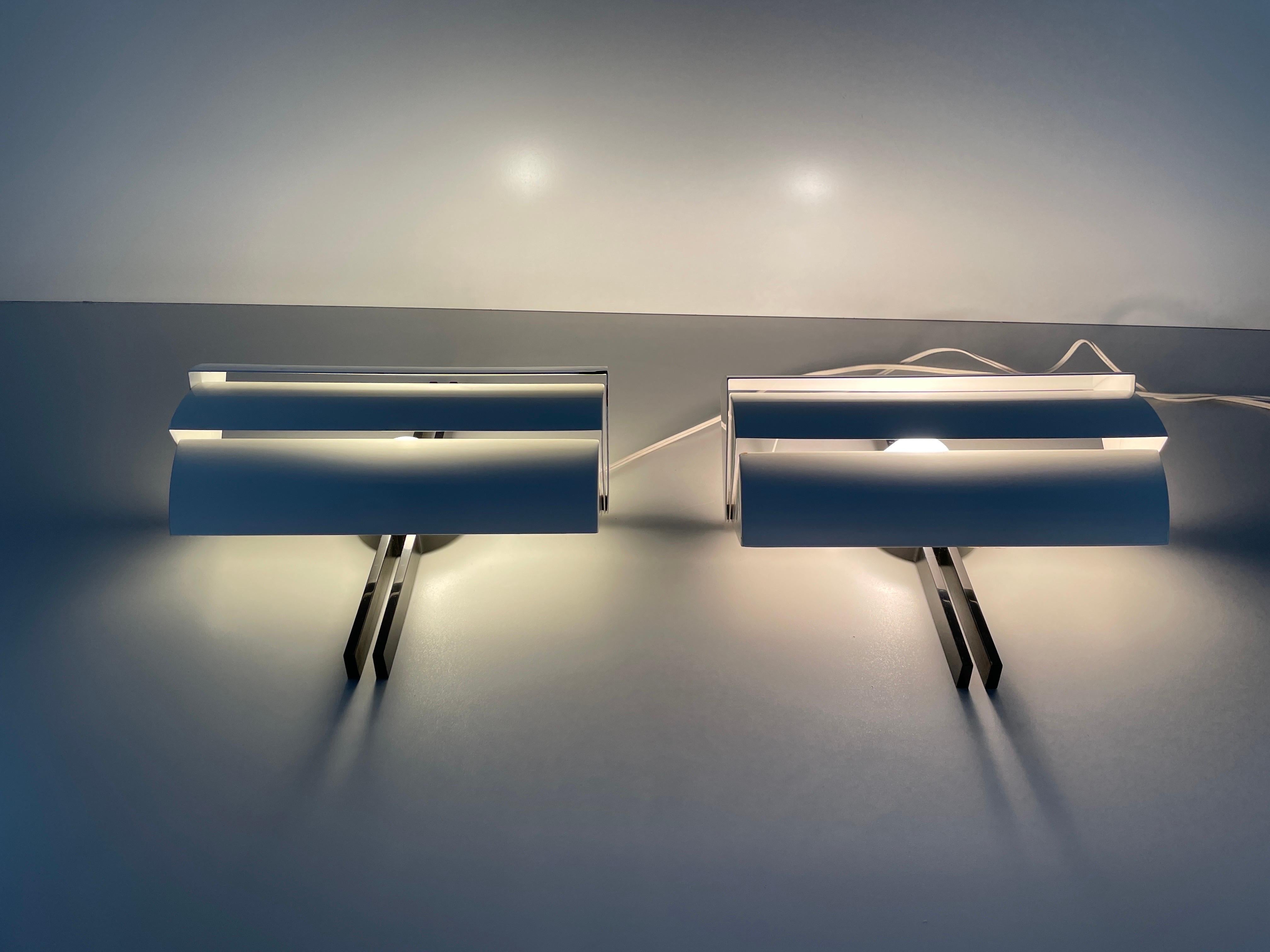 Black and White Metal Pair of Sconces by E. Gismondi for Artemide, 1970s, Italy For Sale 7