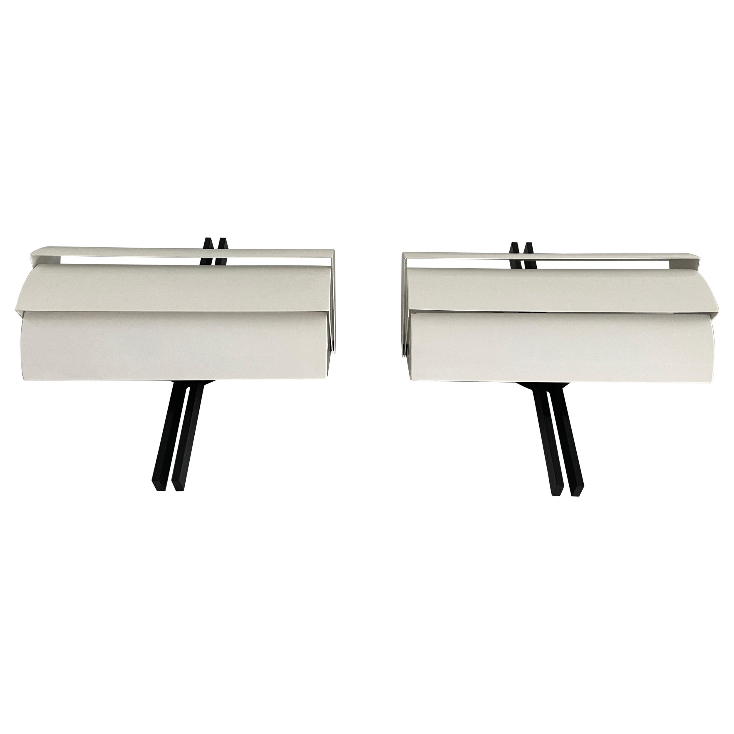 Pareja de apliques de metal blanco y negro de E. Gismondi para Artemide, años 70, Italia