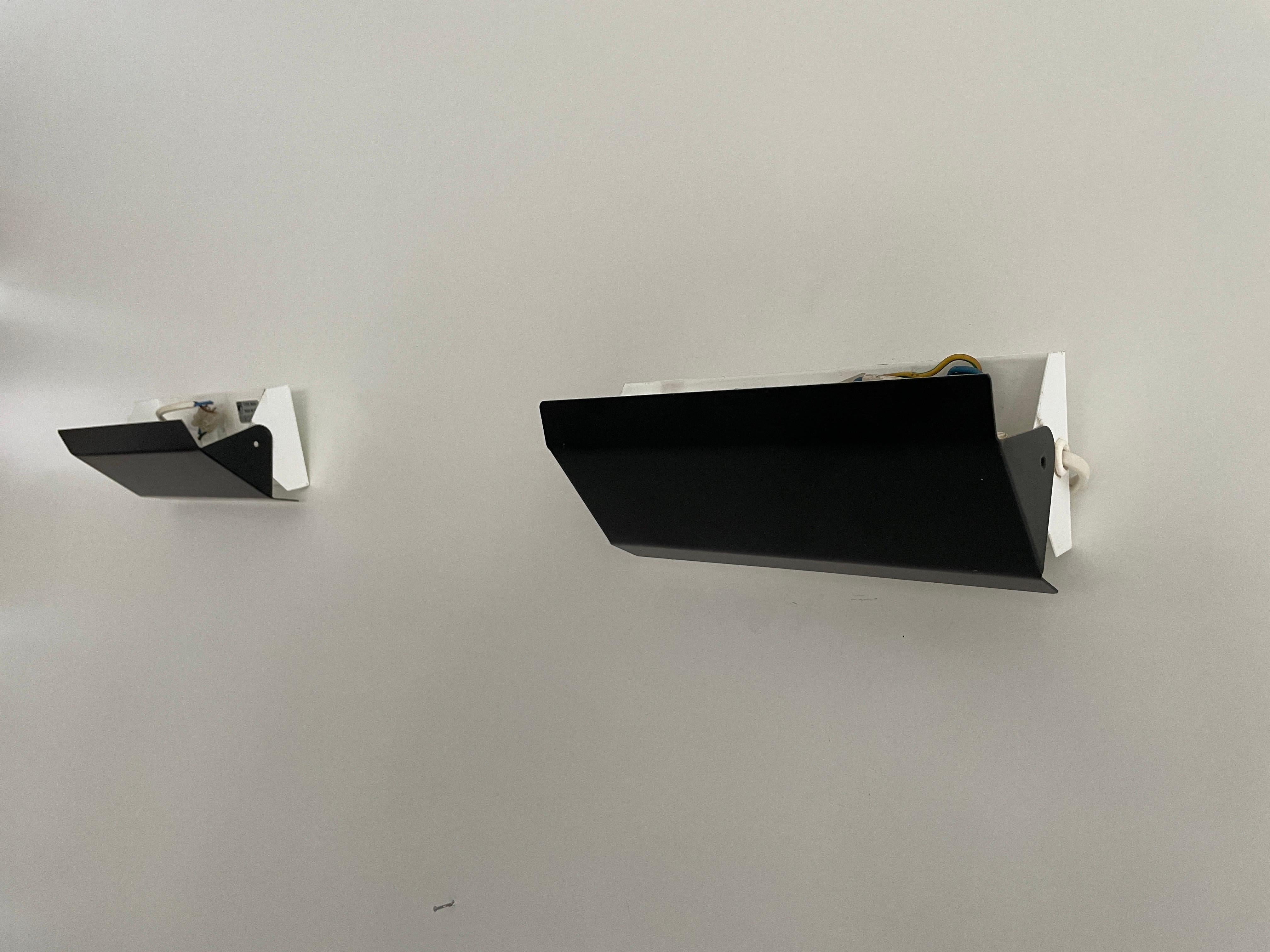 Black and White Metal Pair of Sconces by Horn Leuchten, 1950s, Germany For Sale 1
