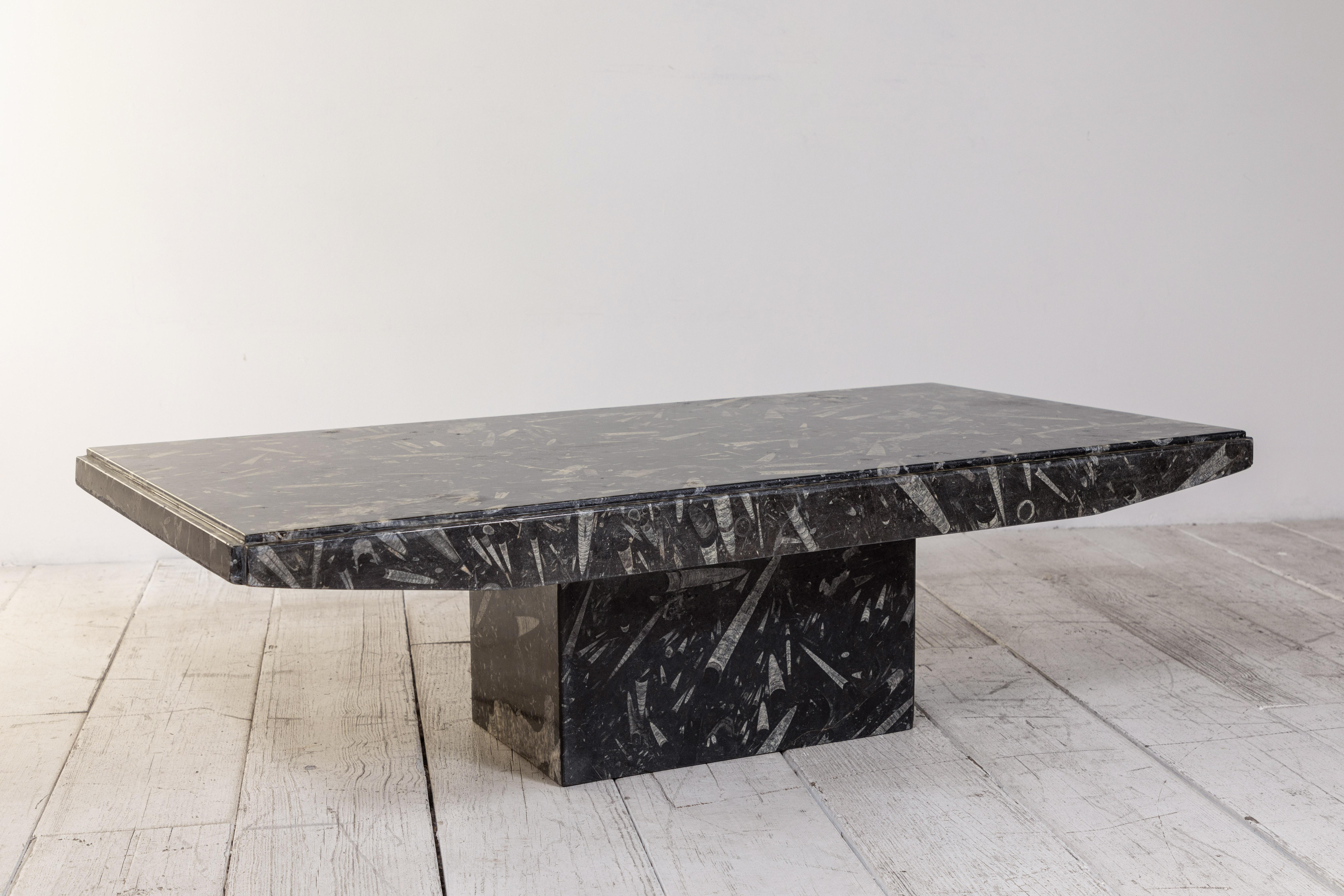 Black and White Modernist Marble Cocktail Table In Good Condition In Los Angeles, CA