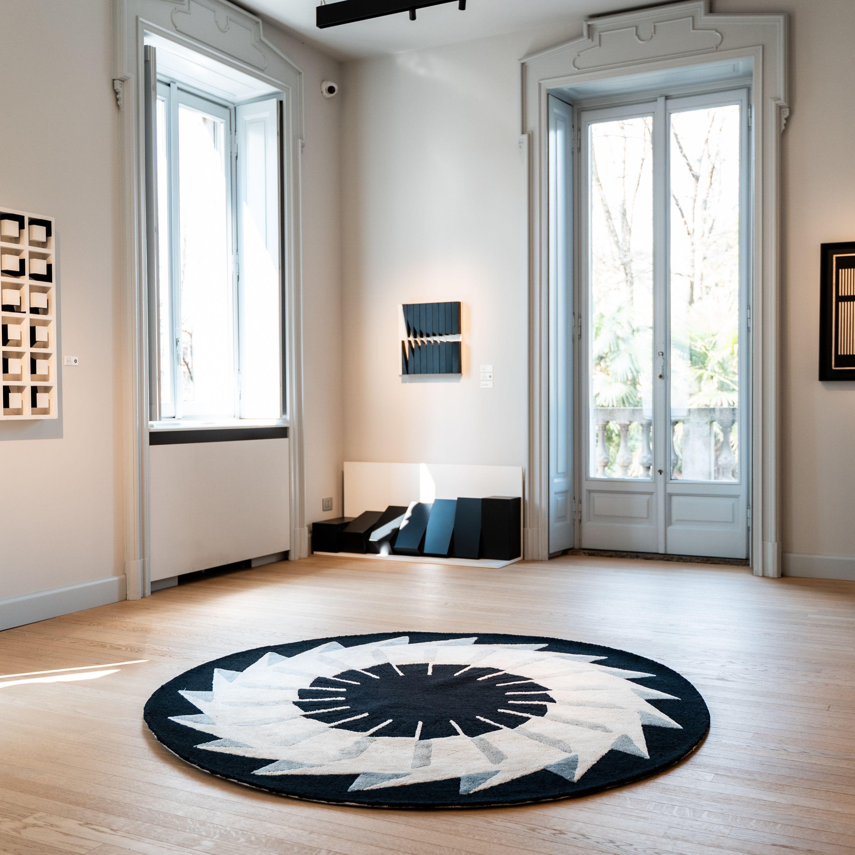 Passi nella Geometria, a striking collaboration between Marcello Morandini and Dinodo Studio, is a powerful entry in a limited-edition collection that transforms Morandini’s iconic geometric language into tactile form. Reflecting his lifelong