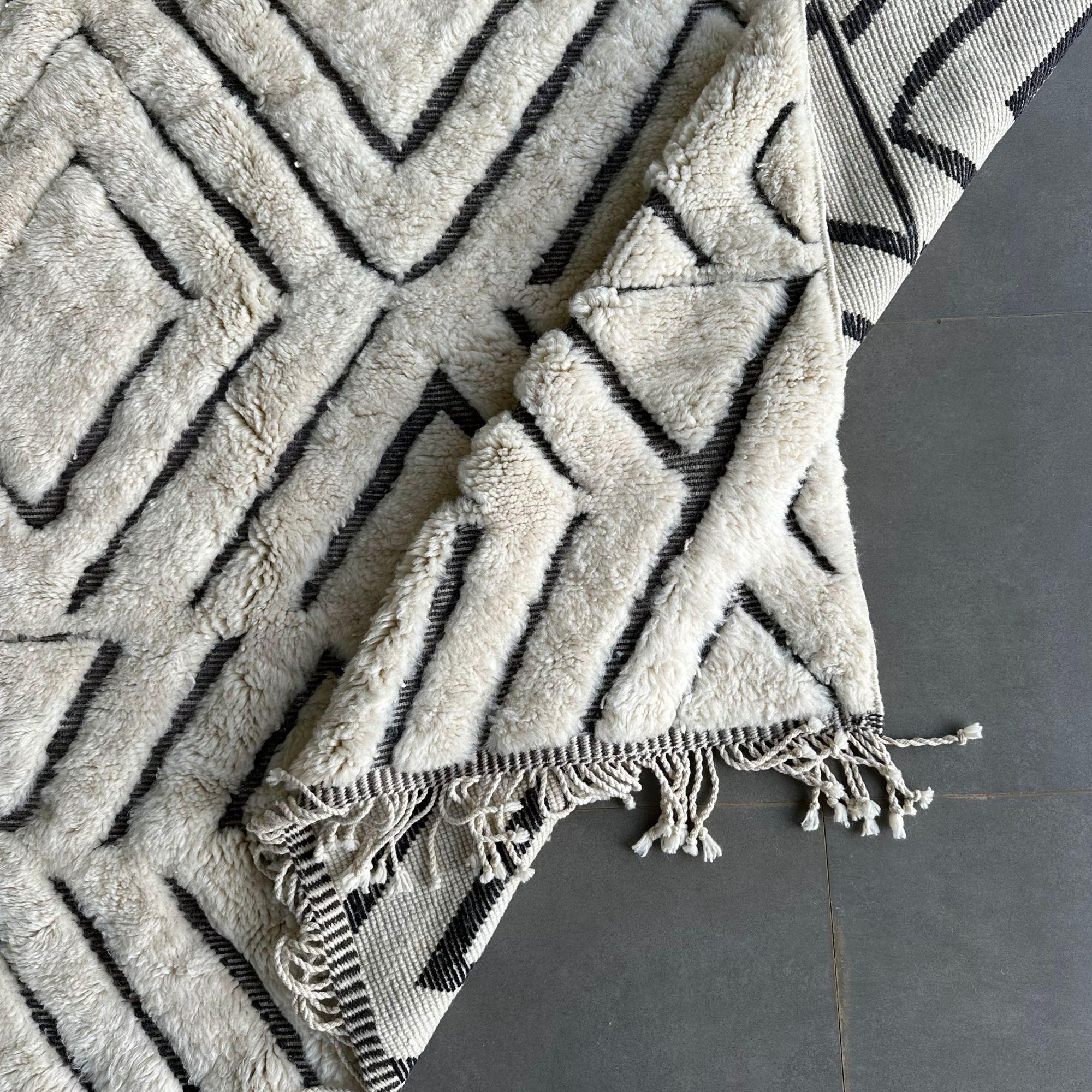 Hand-Knotted Black and White Moroccan Rug 8x10 FT, Handwoven Textured Tribal Design For Sale