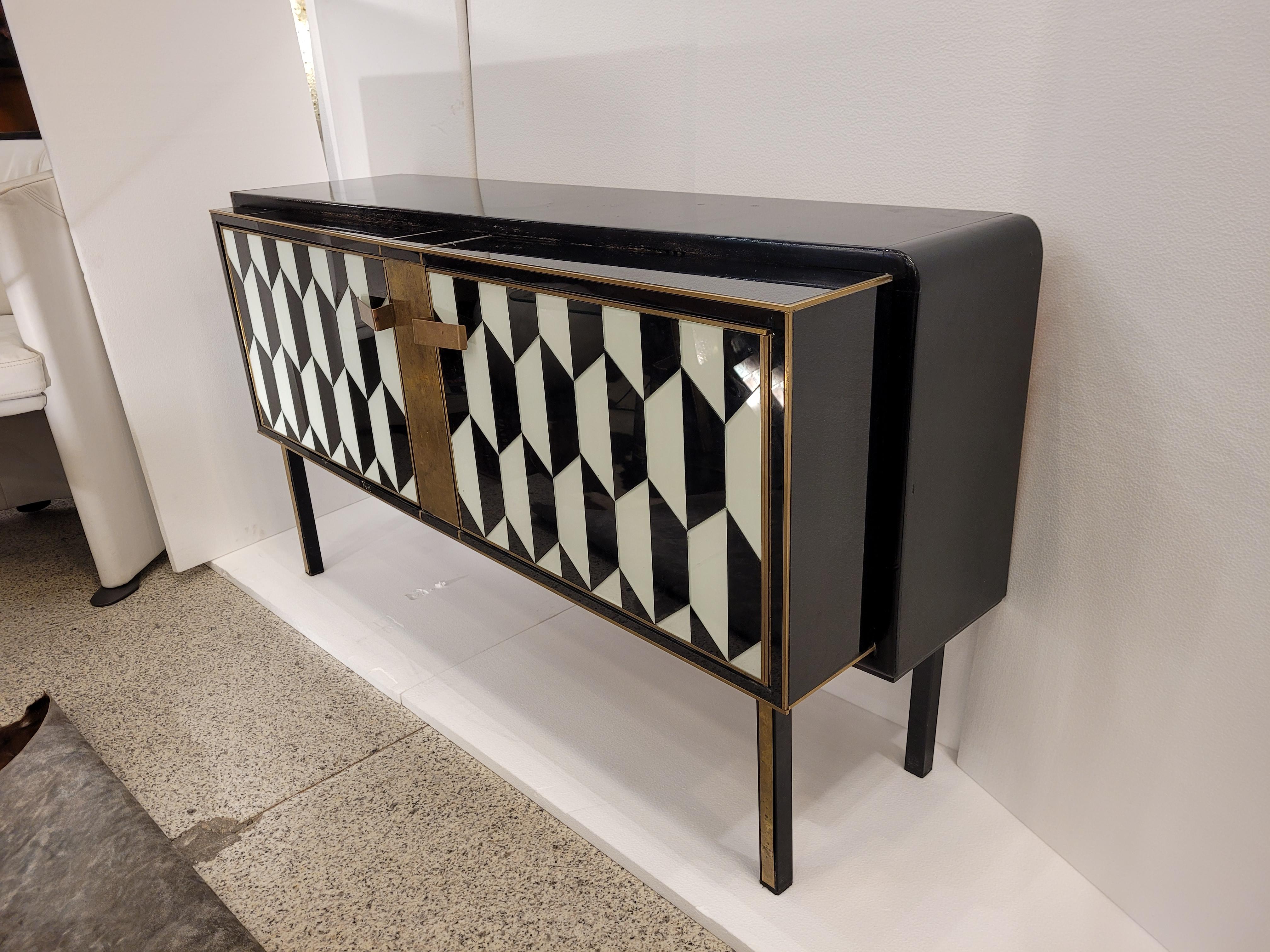 Late 20th Century Black and White Murano Crystal 70s Cabinet, Sideboard, Italy, Midcentury