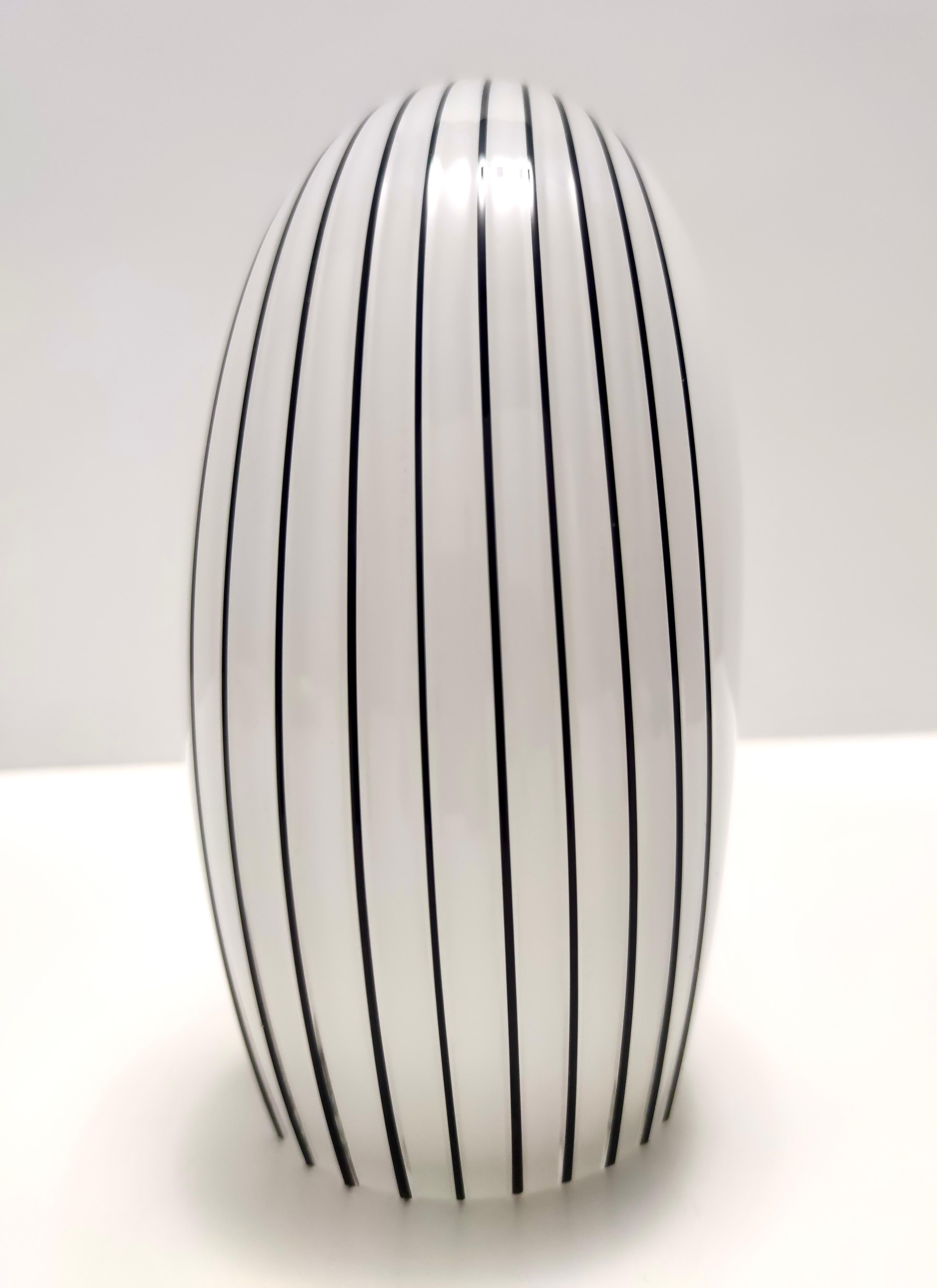 Dekoratives Objekt eines Elefanten aus schwarzem und weißem Muranoglas von Livio Seguso im Angebot 1
