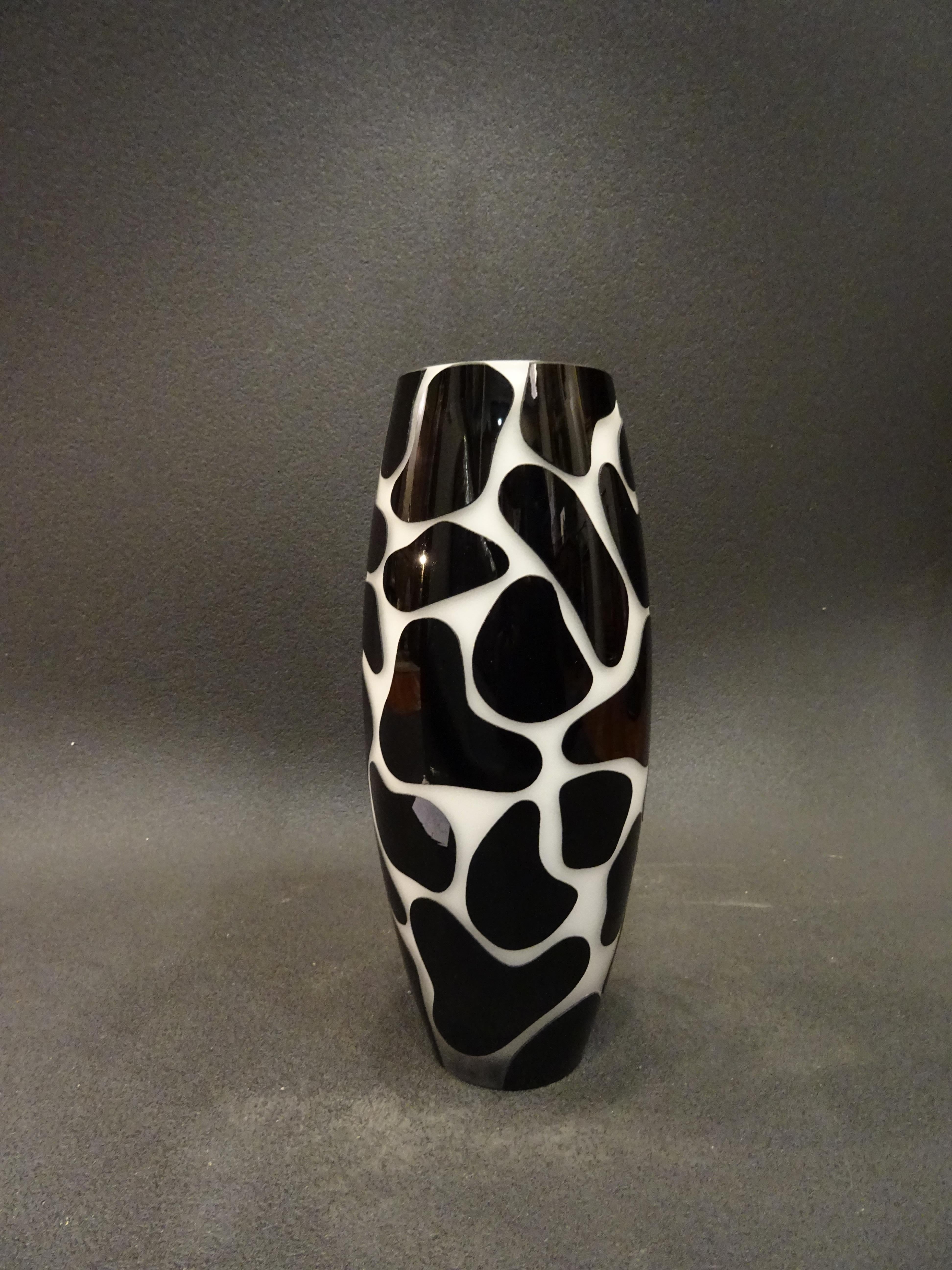 Modern 21 th Murano Vase  glass Black and White by Carlo Nason, Cow Model