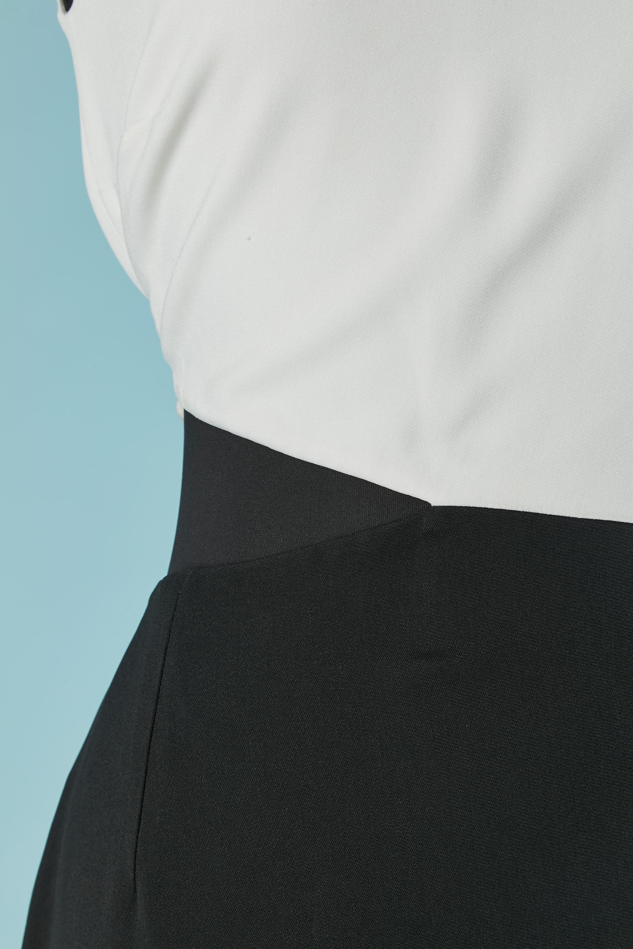 Noir Robe de soirée noire et blanche à une épaule  avec la drague STELLA MC CARTNEY en vente