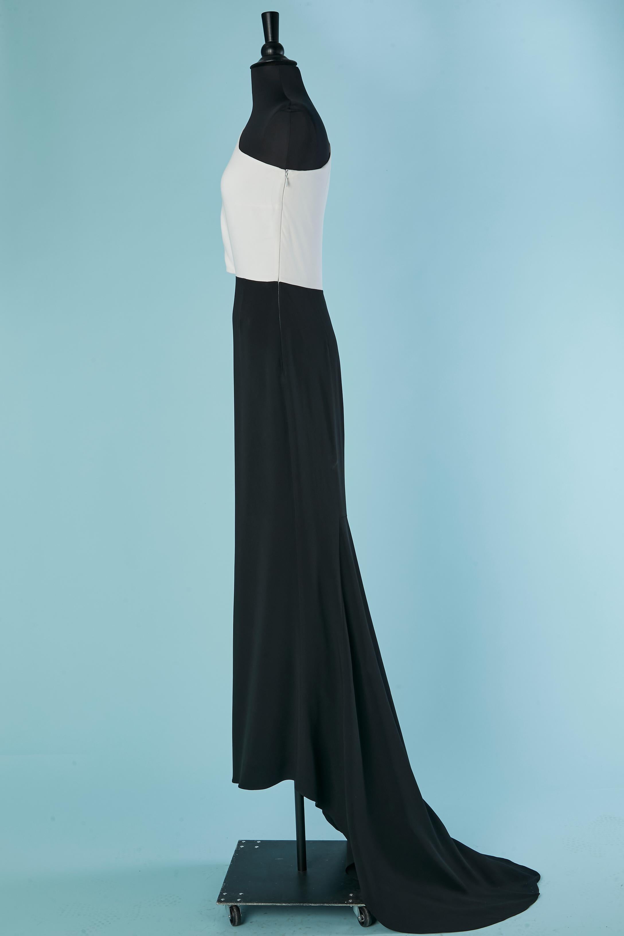 Robe de soirée noire et blanche à une épaule  avec la drague STELLA MC CARTNEY Excellent état - En vente à Saint-Ouen-Sur-Seine, FR