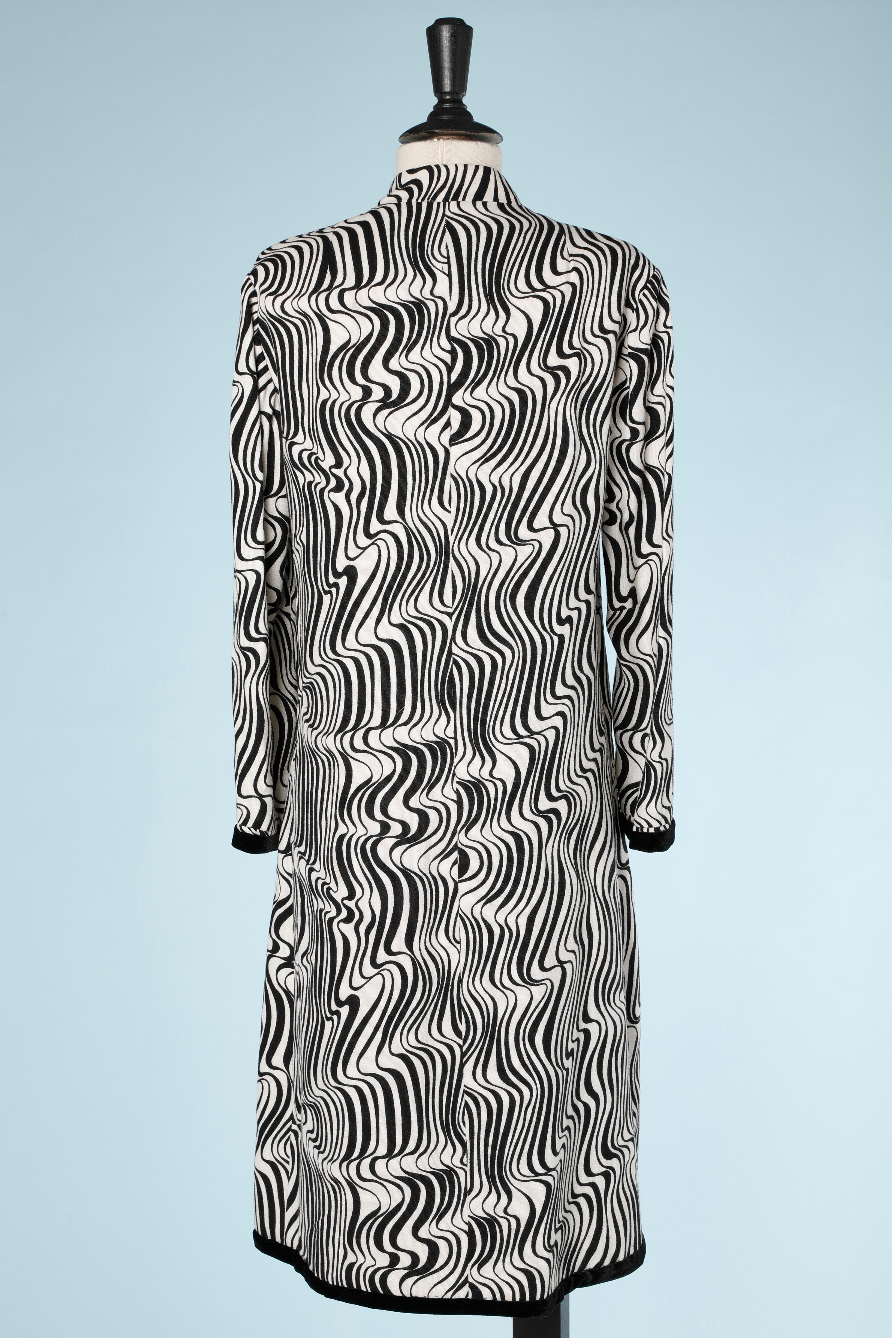 Schwarz-weißes Op-Art-Kleid 1970er Jahre Damen im Angebot