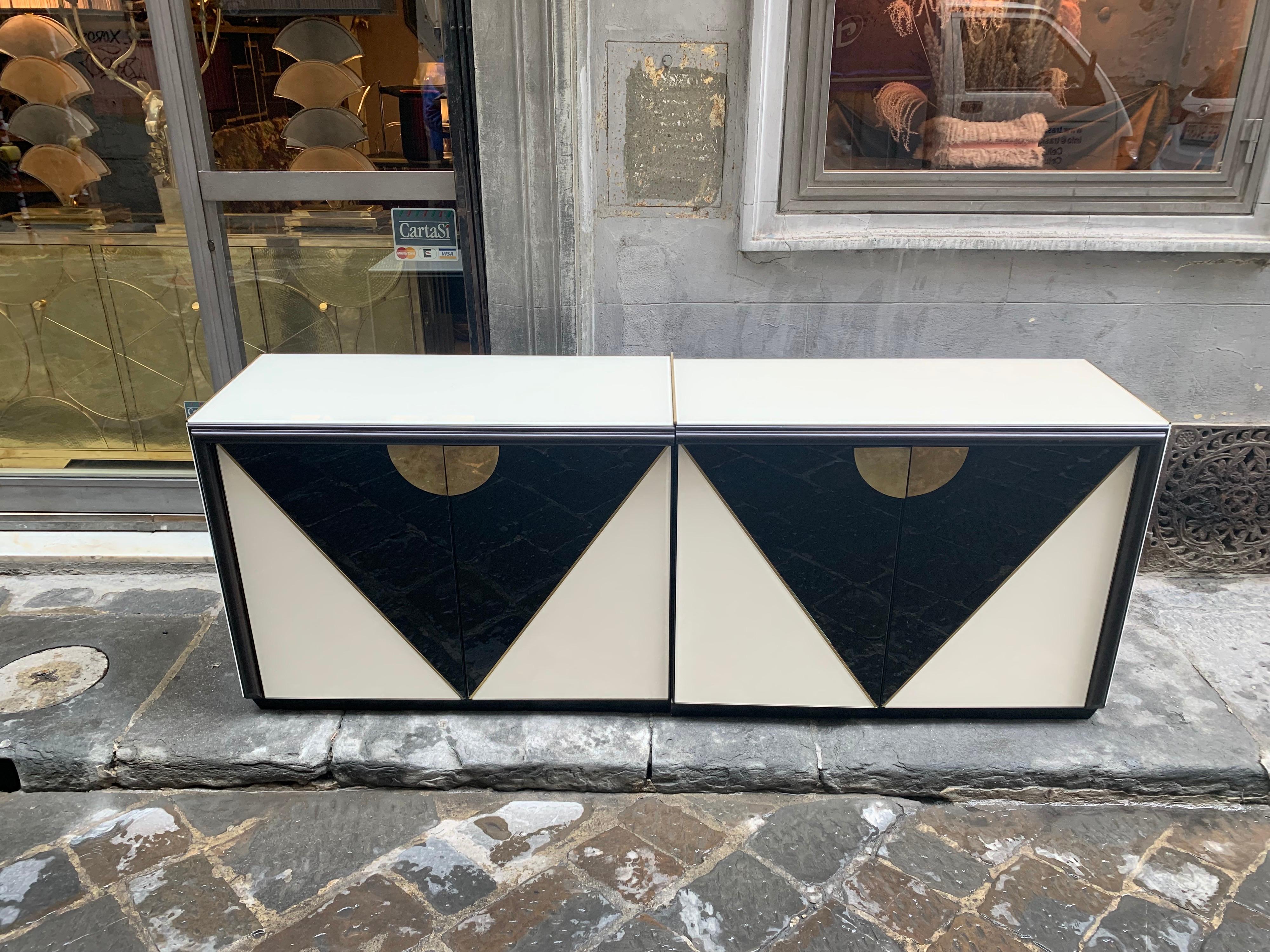 Black and White Opaline Glass Credenza with Geometric Design, 1980s In Good Condition In Florence, IT